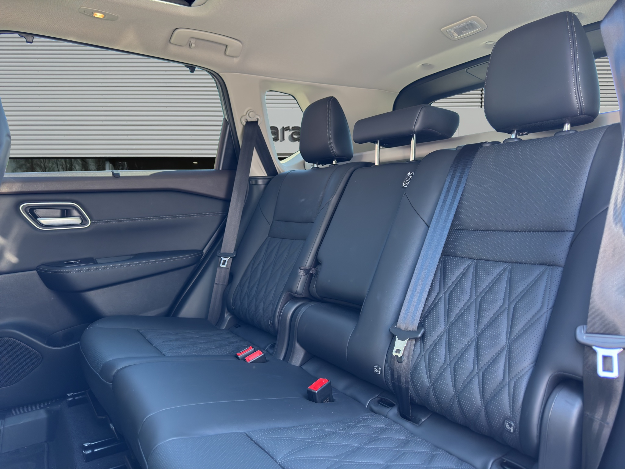 listing desktop thumbnail image 10