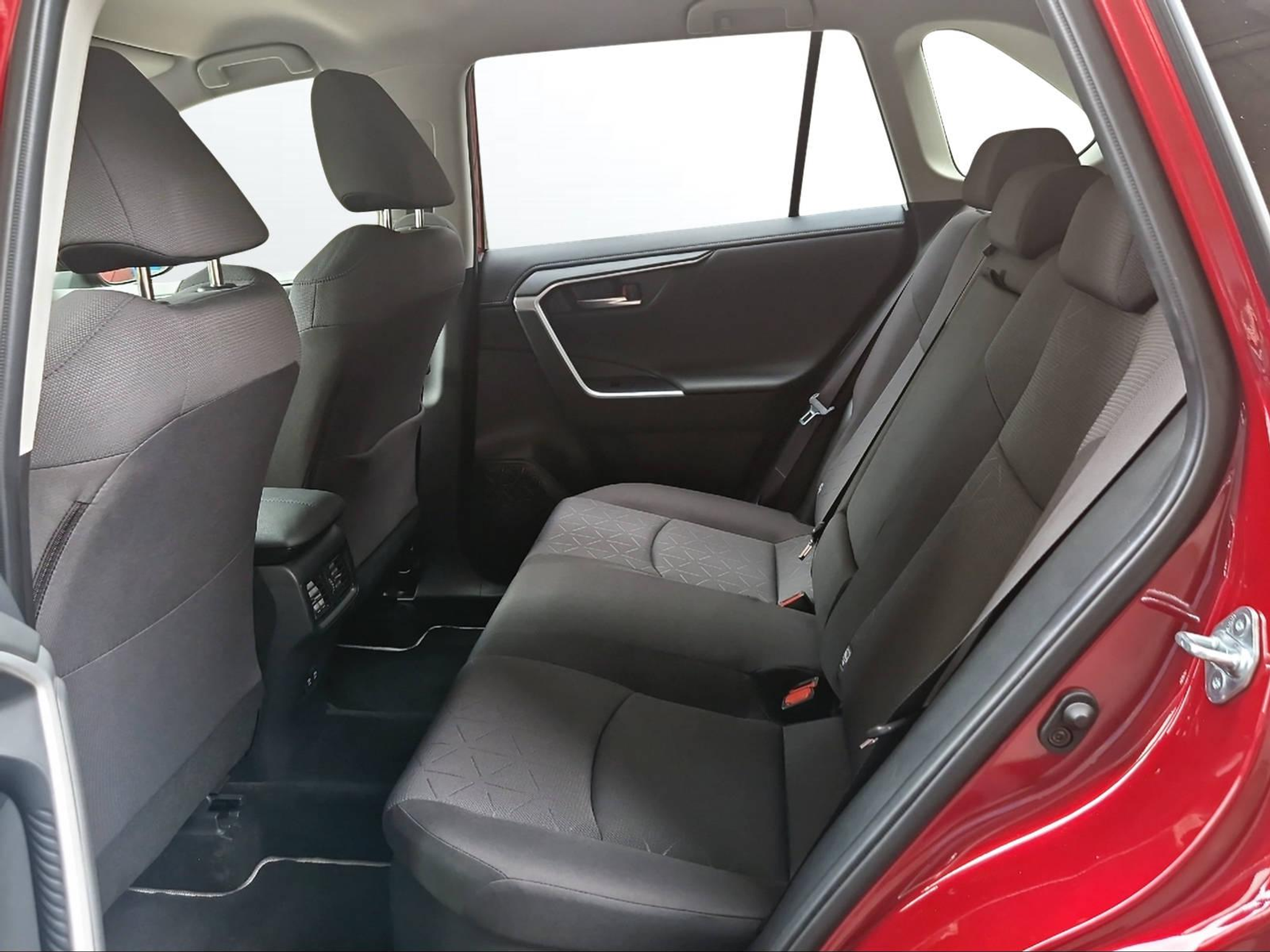 listing desktop thumbnail image 5