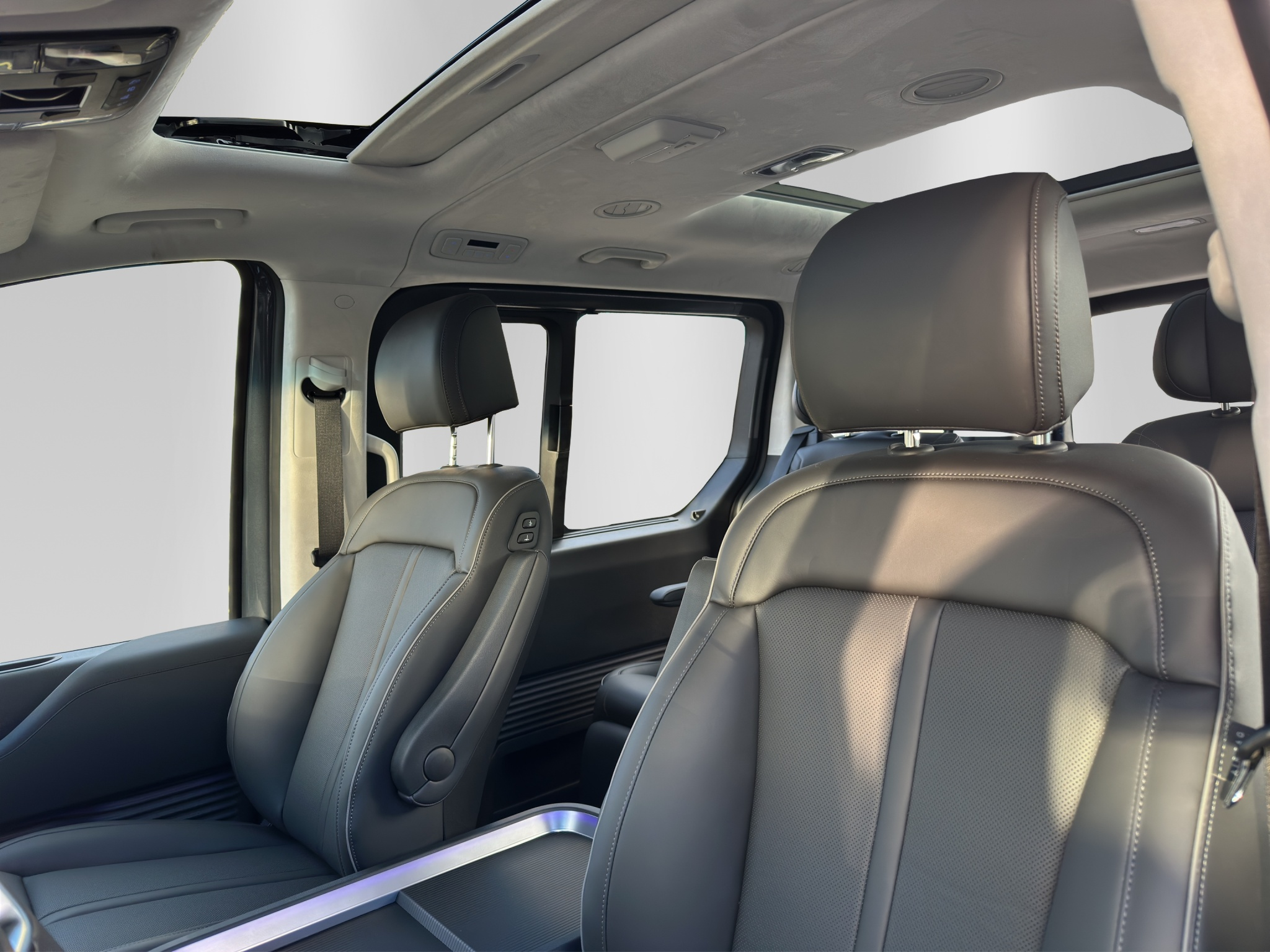 listing desktop thumbnail image 12