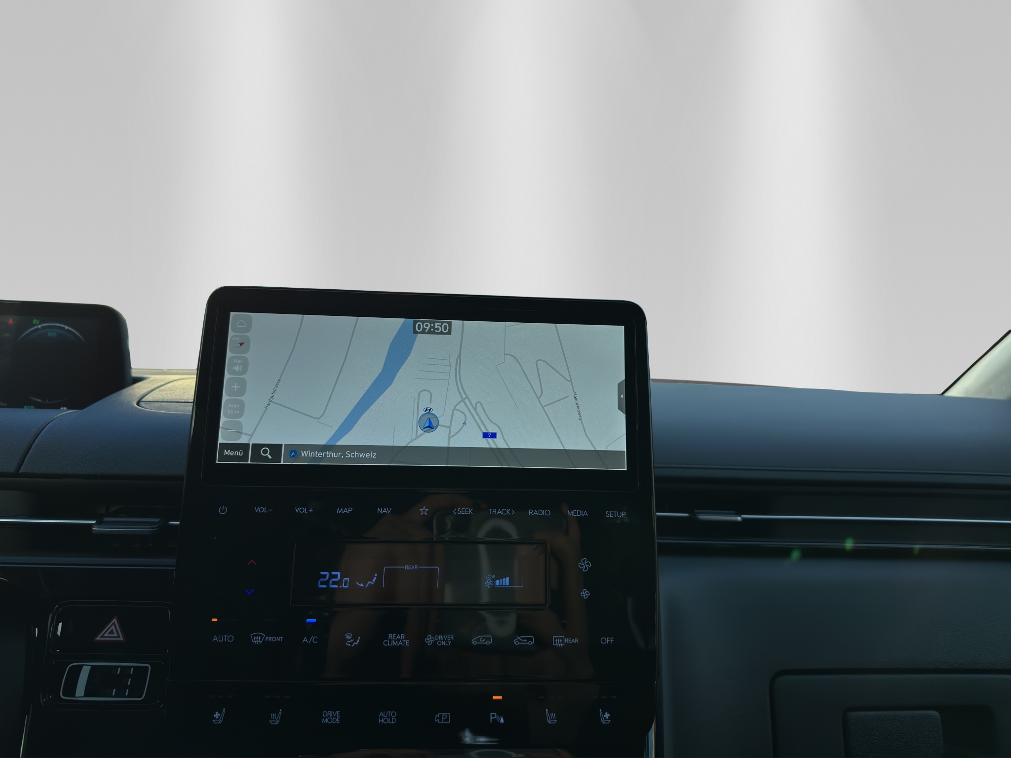 listing desktop thumbnail image 16