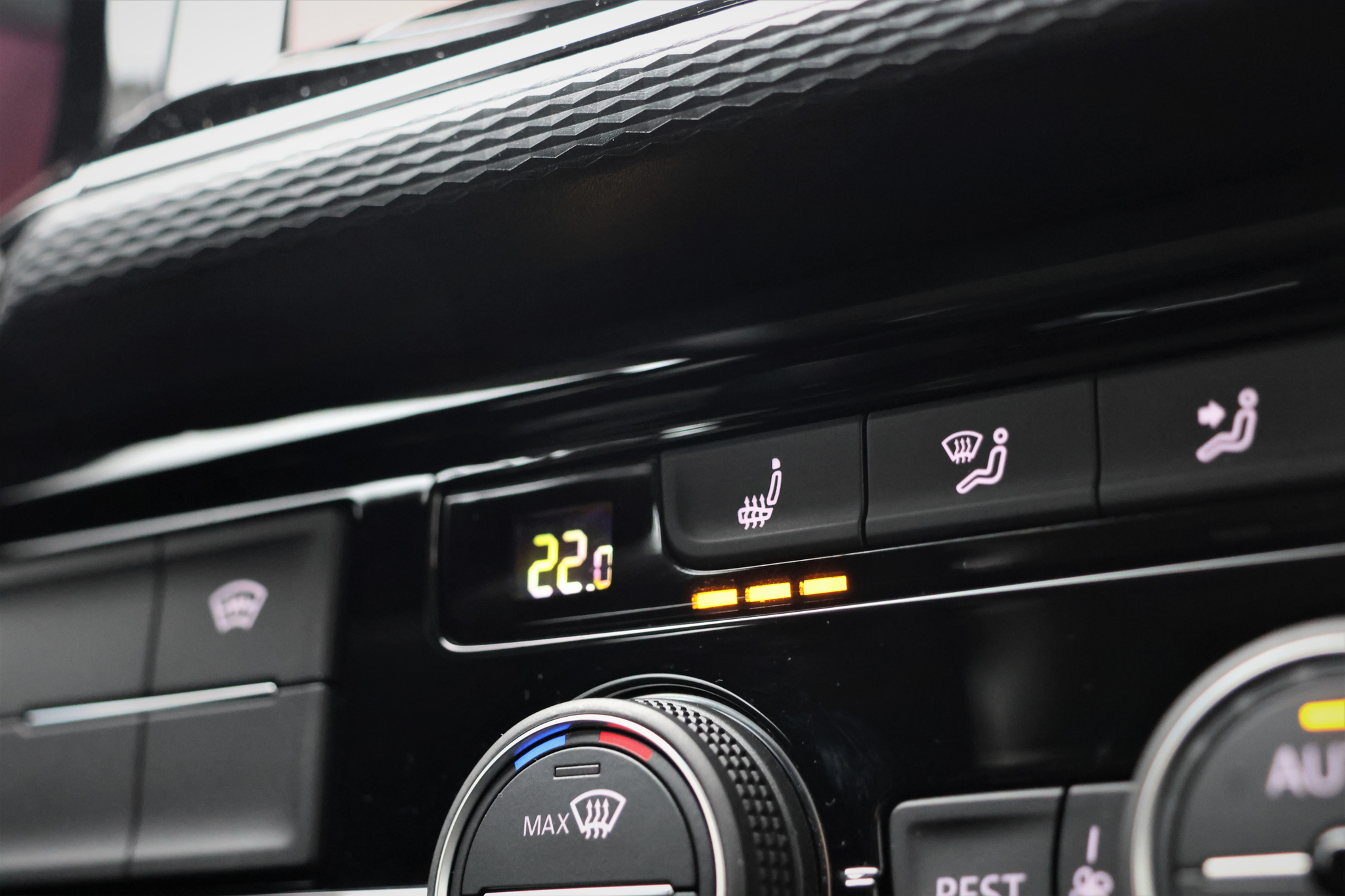 listing desktop thumbnail image 25