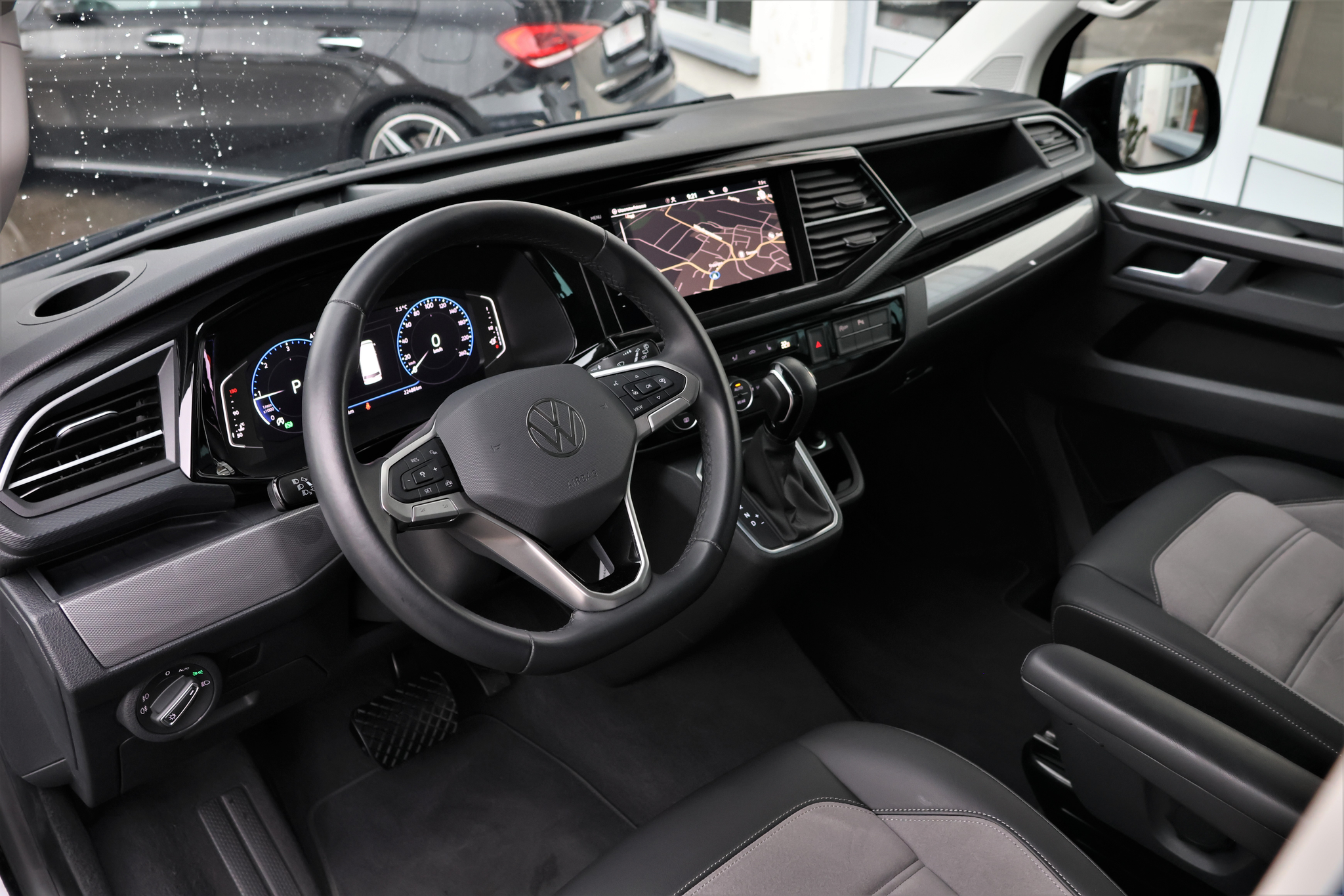 listing desktop thumbnail image 8