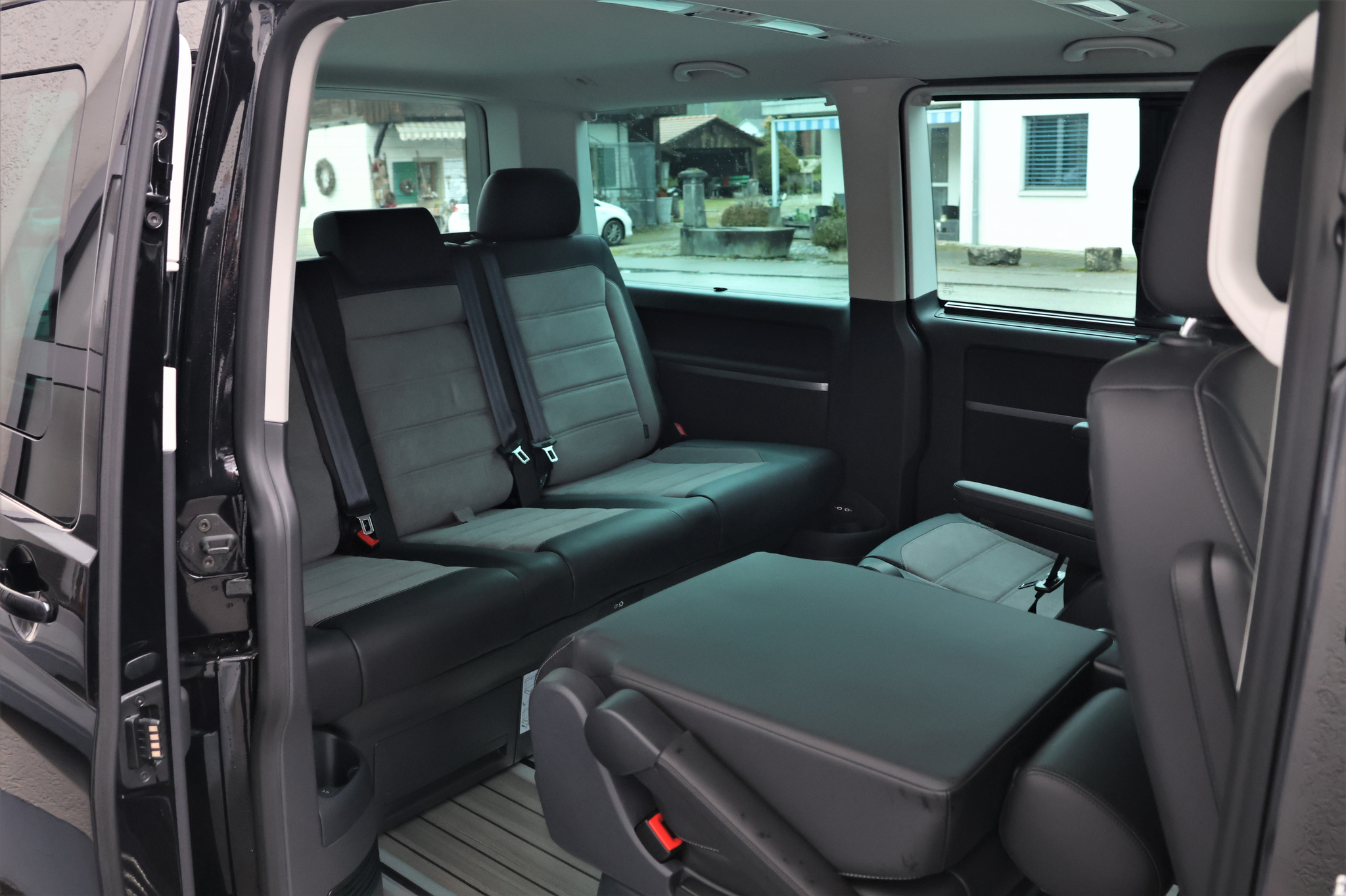 listing desktop thumbnail image 14