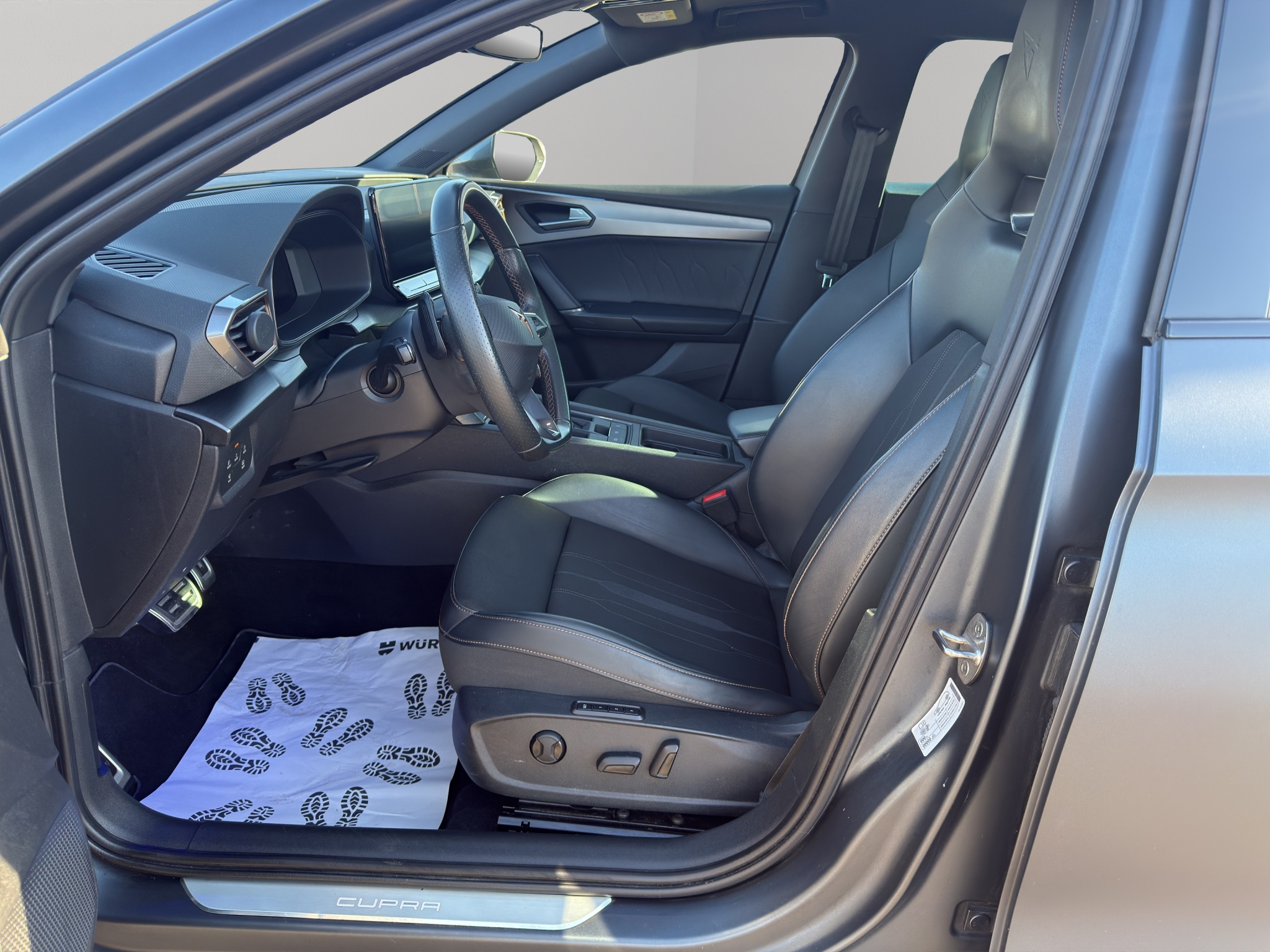 listing desktop thumbnail image 10