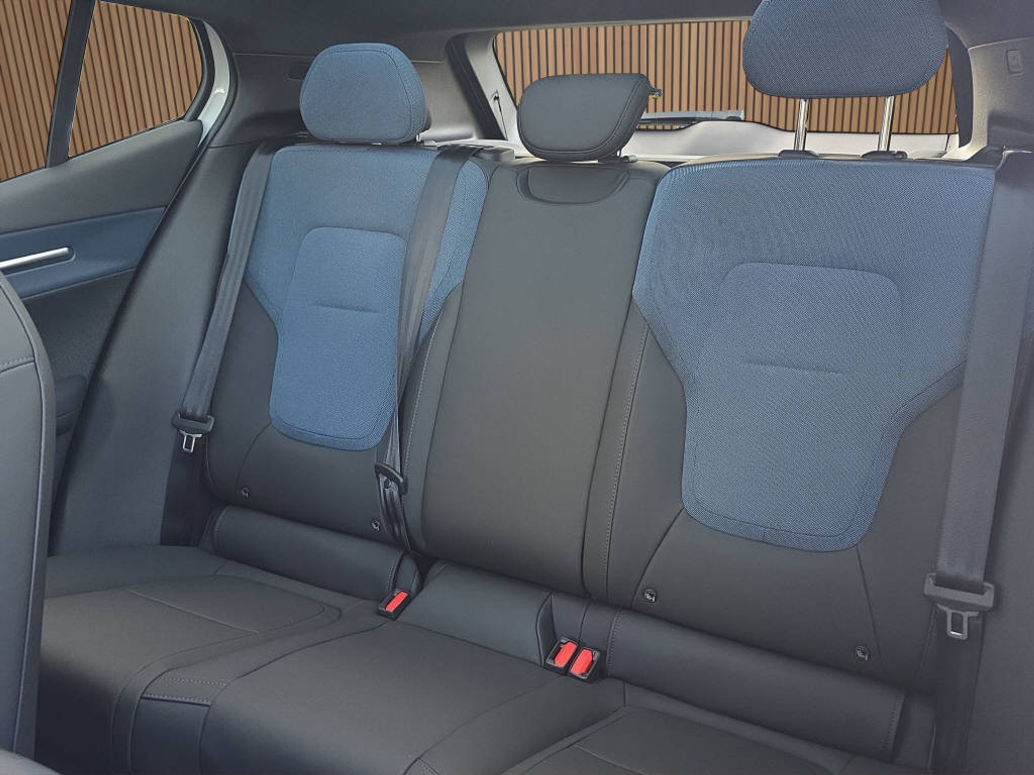 listing desktop thumbnail image 19