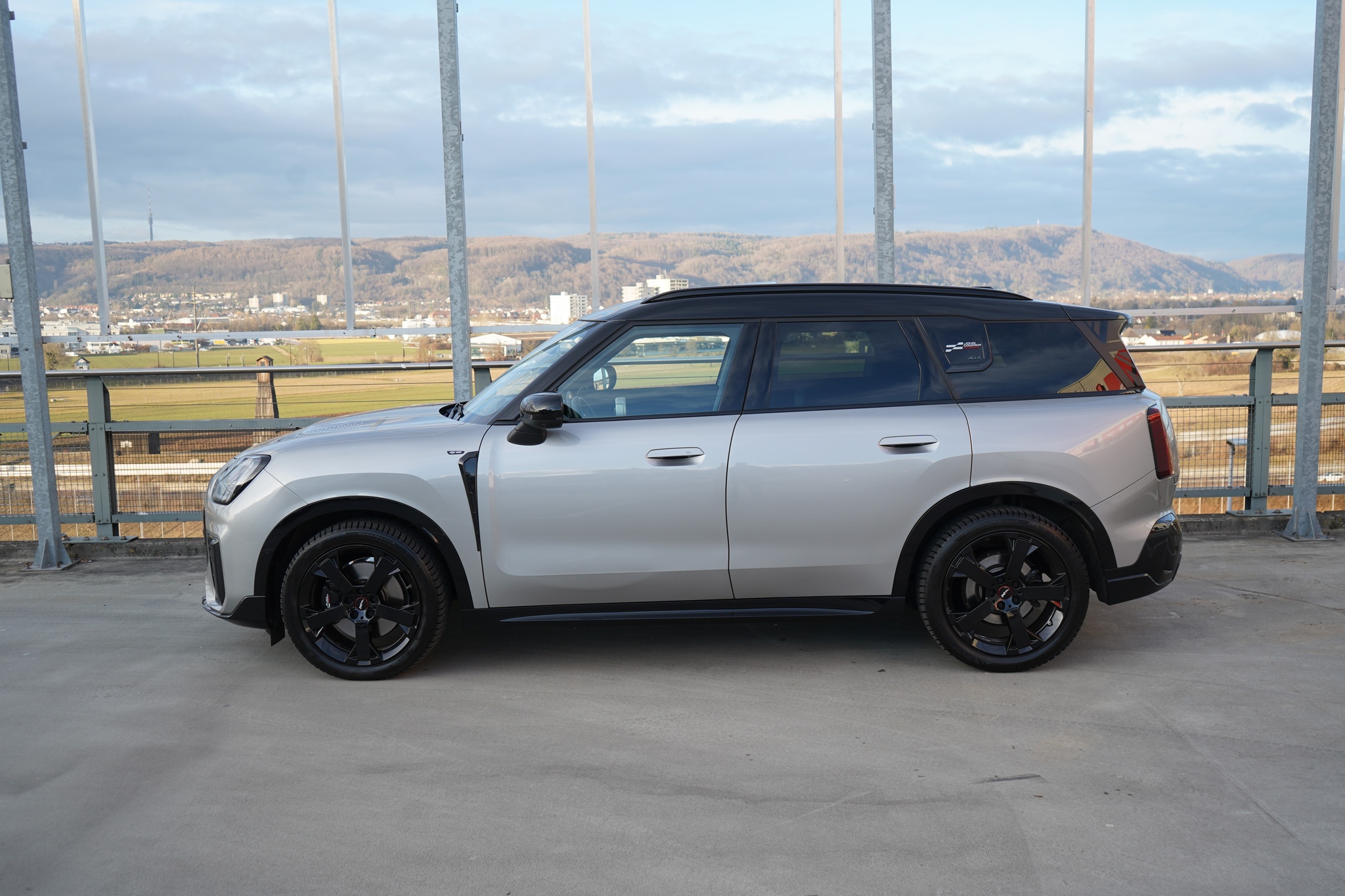 listing desktop thumbnail image 5