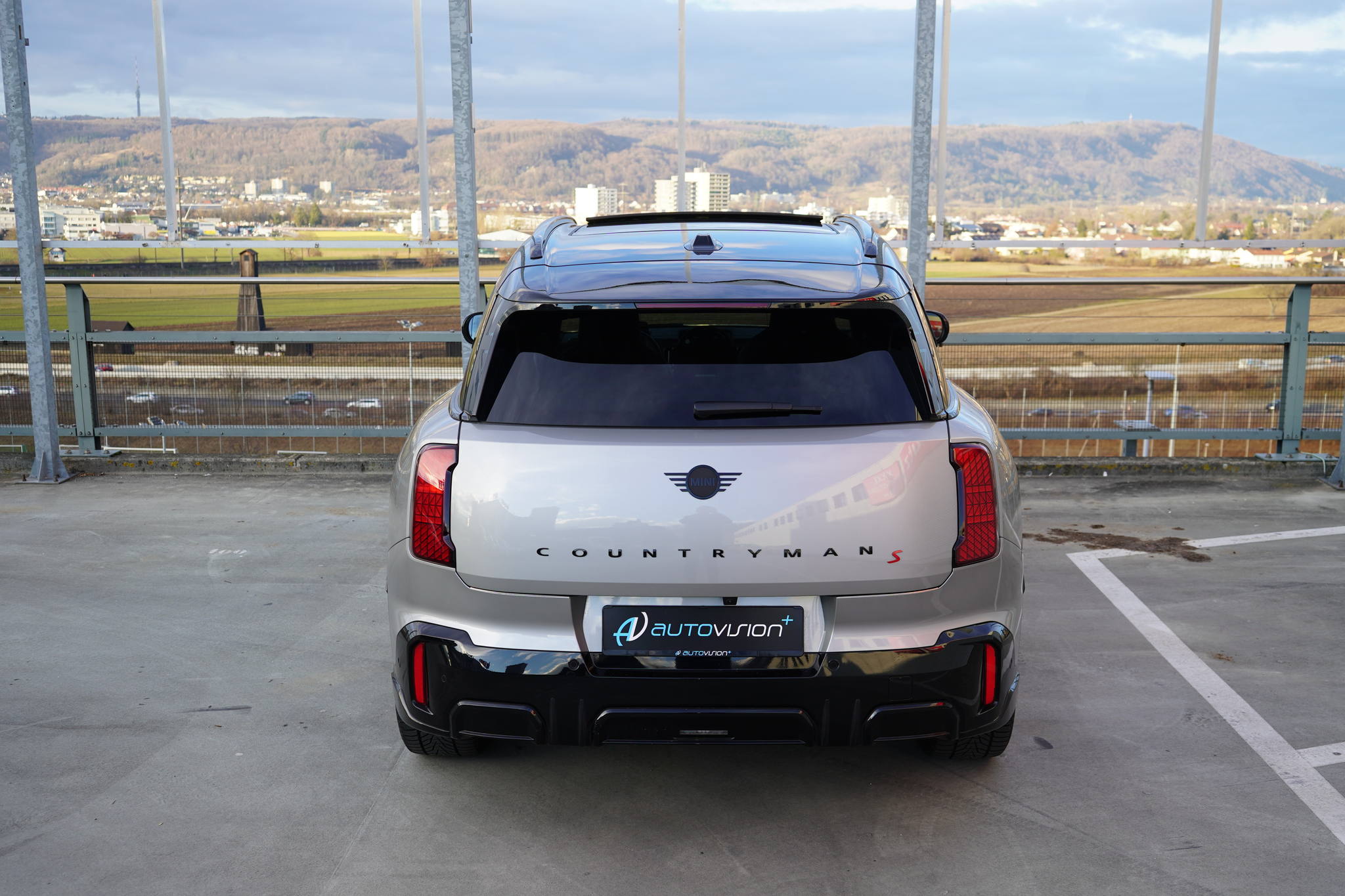 listing desktop thumbnail image 16