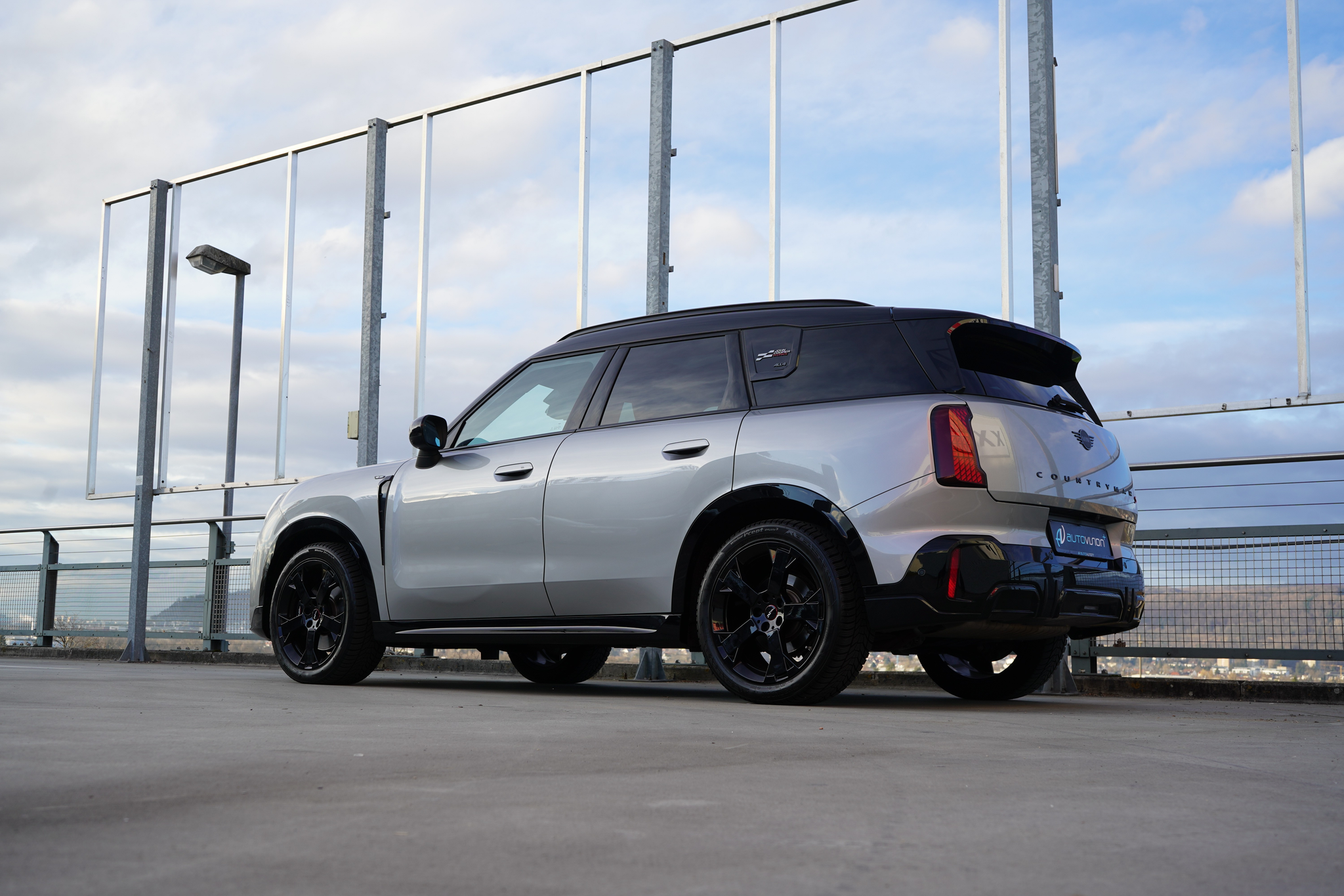 listing desktop thumbnail image 10