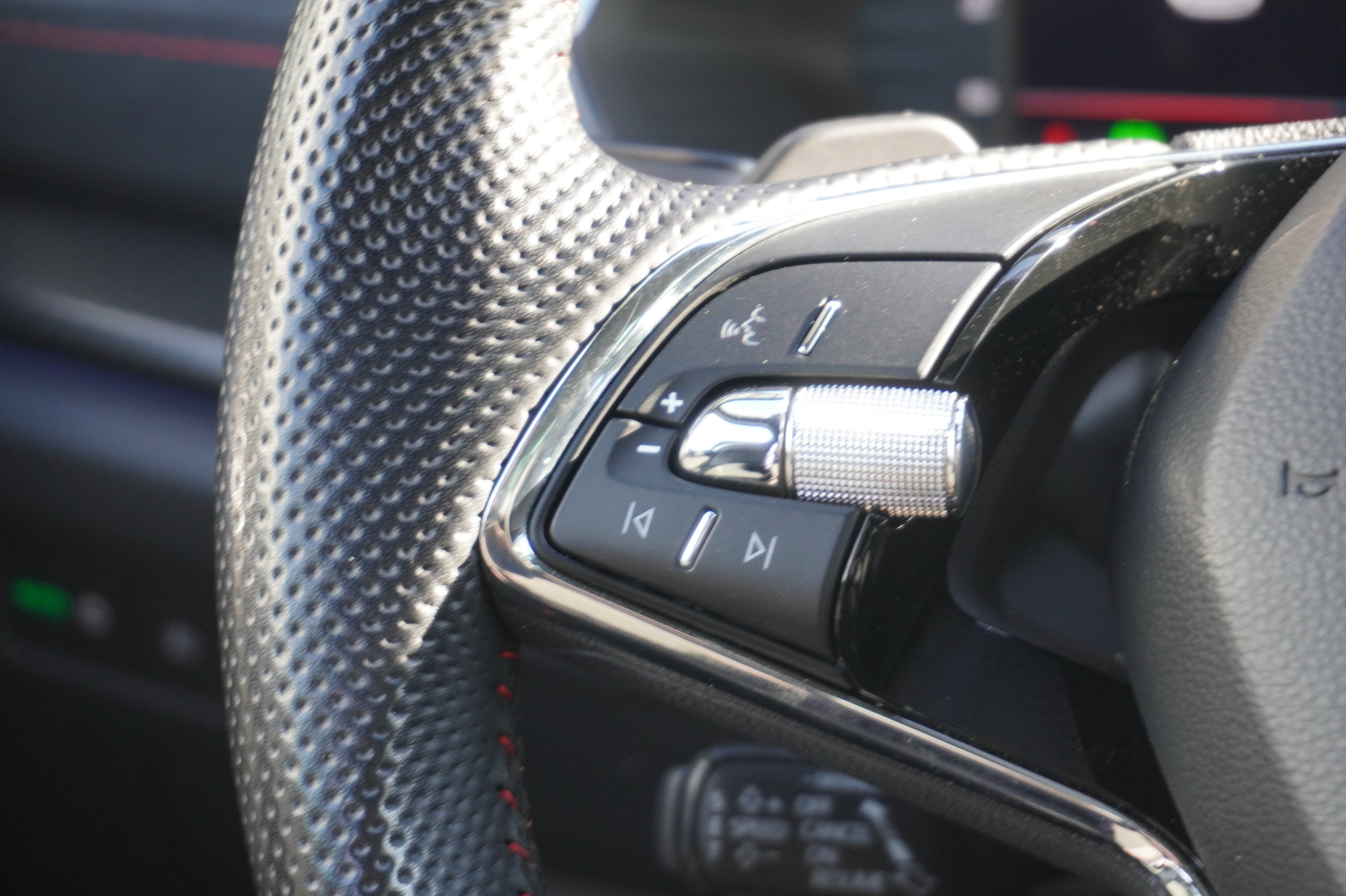 listing desktop thumbnail image 16