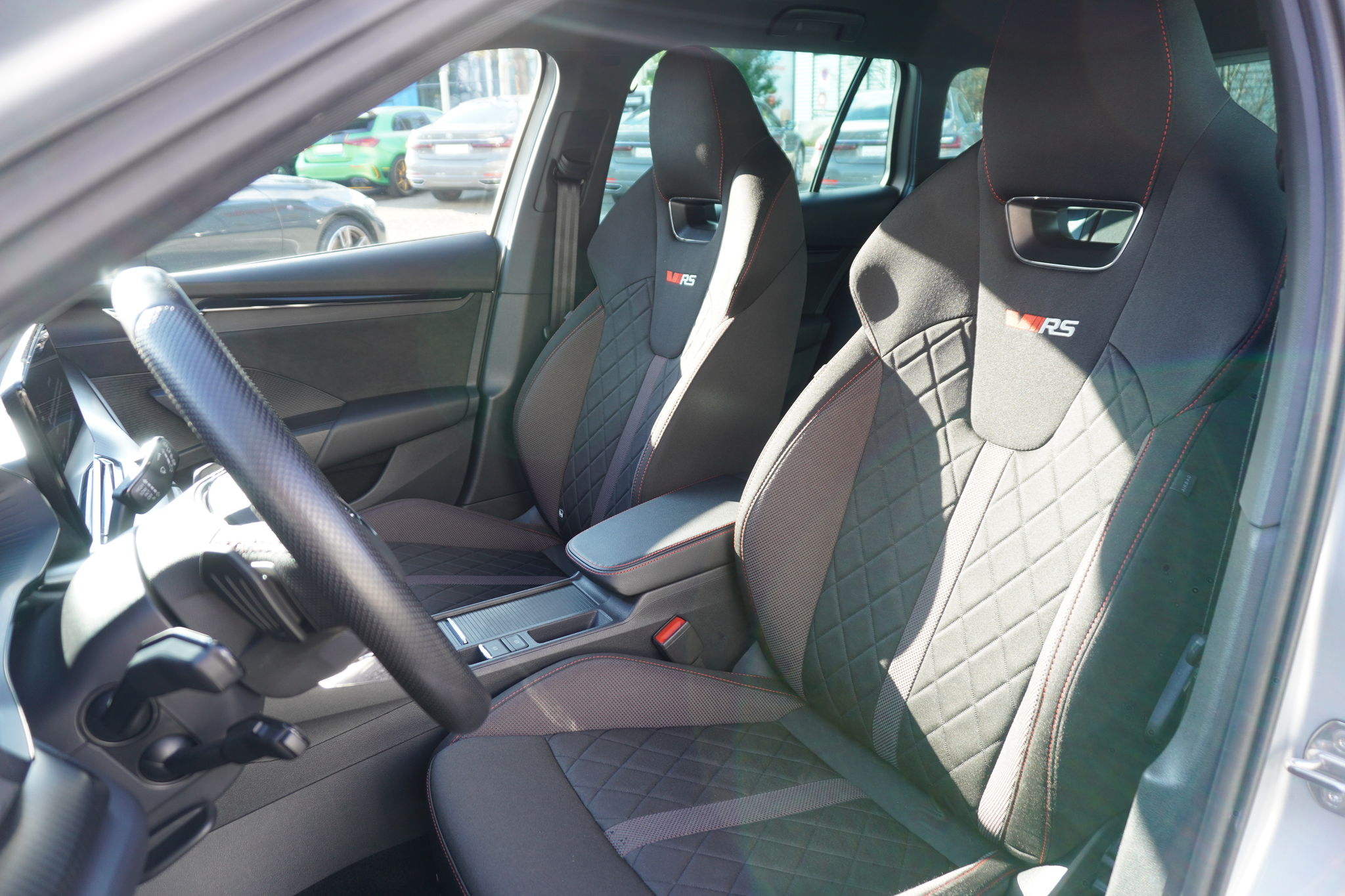 listing desktop thumbnail image 11