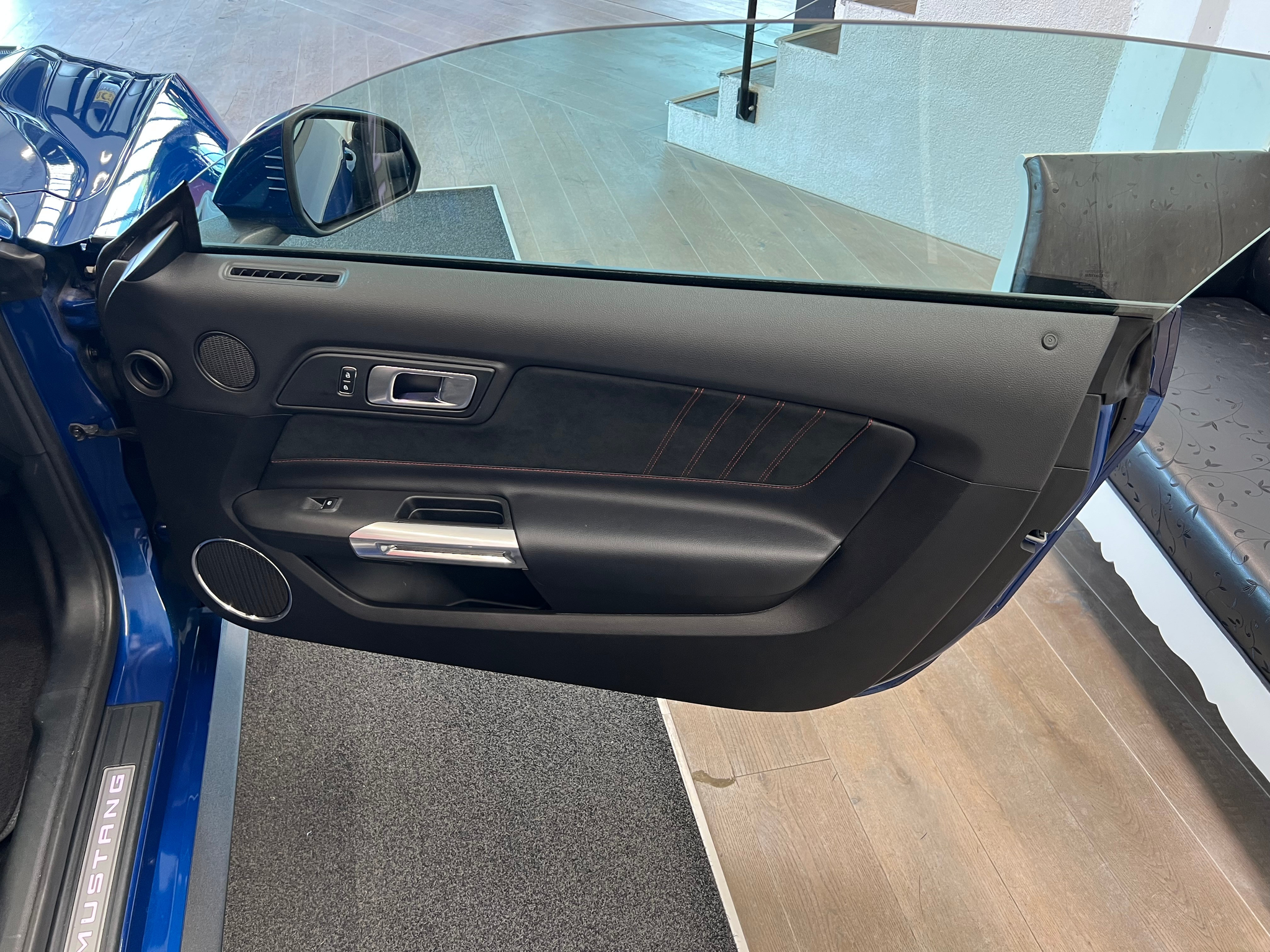 listing desktop thumbnail image 17