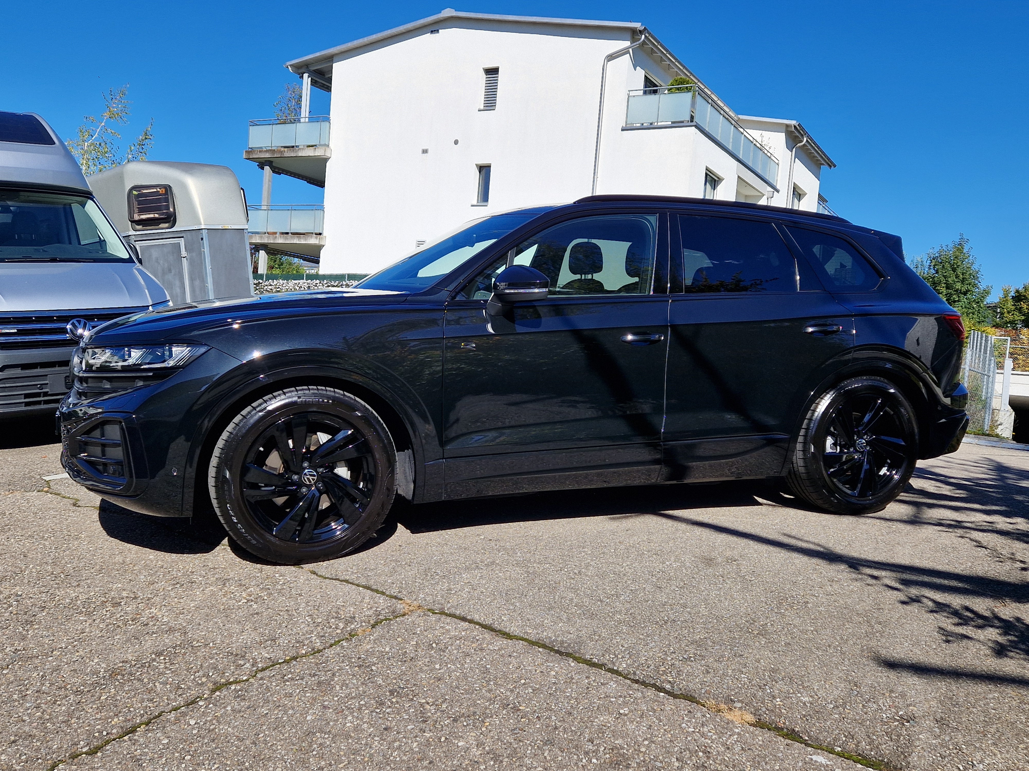 listing desktop thumbnail image 4