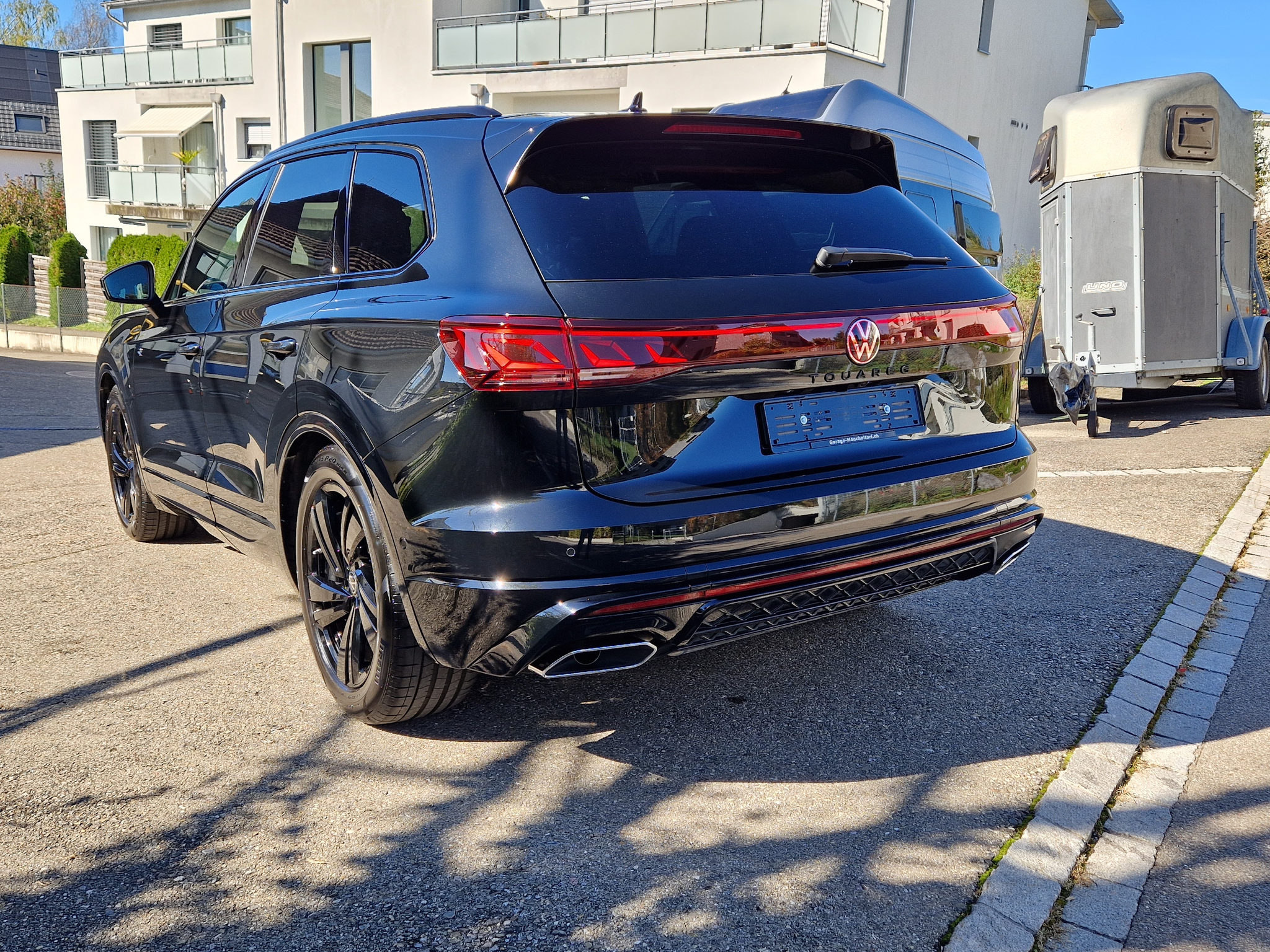 listing desktop thumbnail image 3