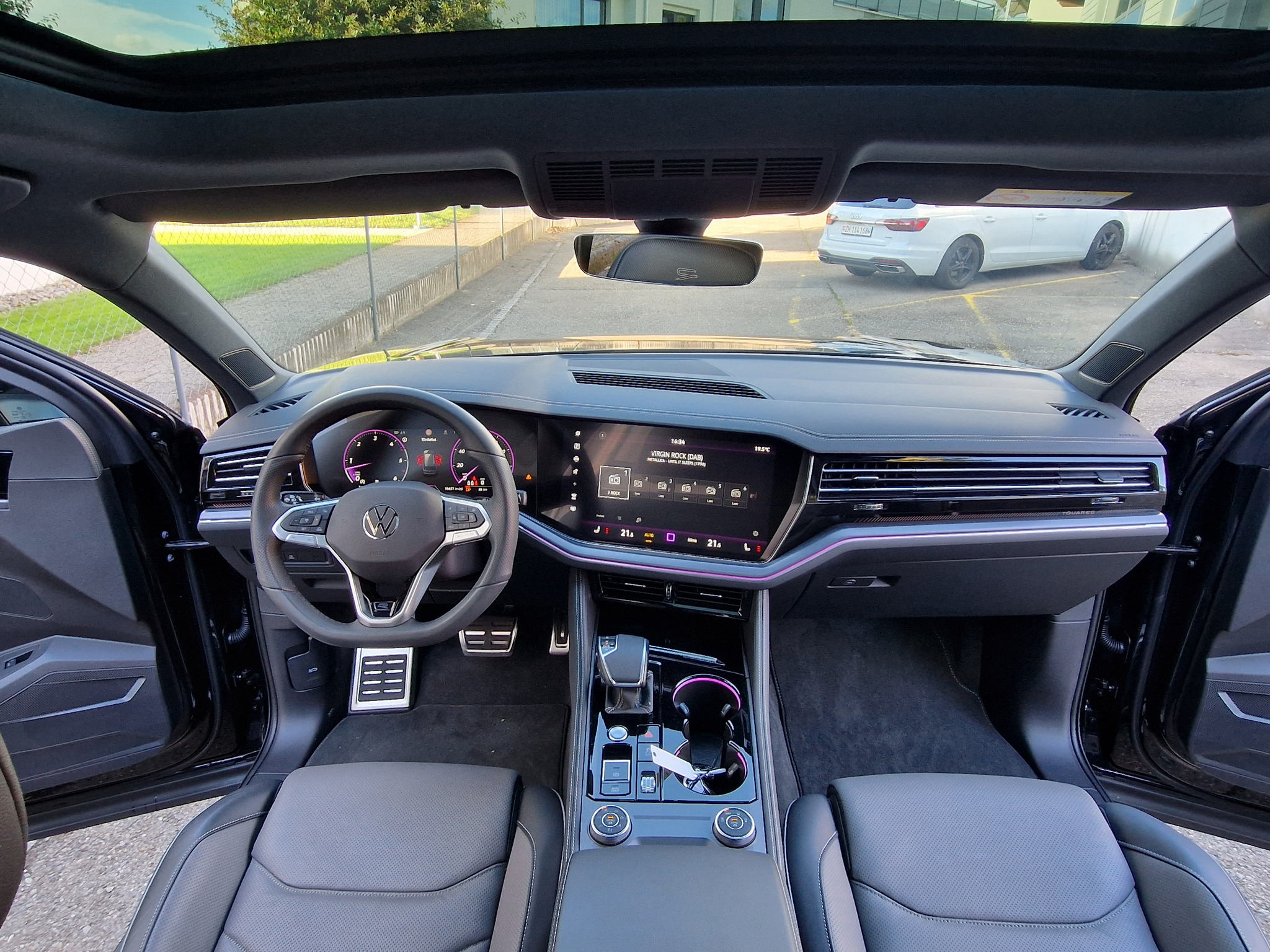 listing desktop thumbnail image 9