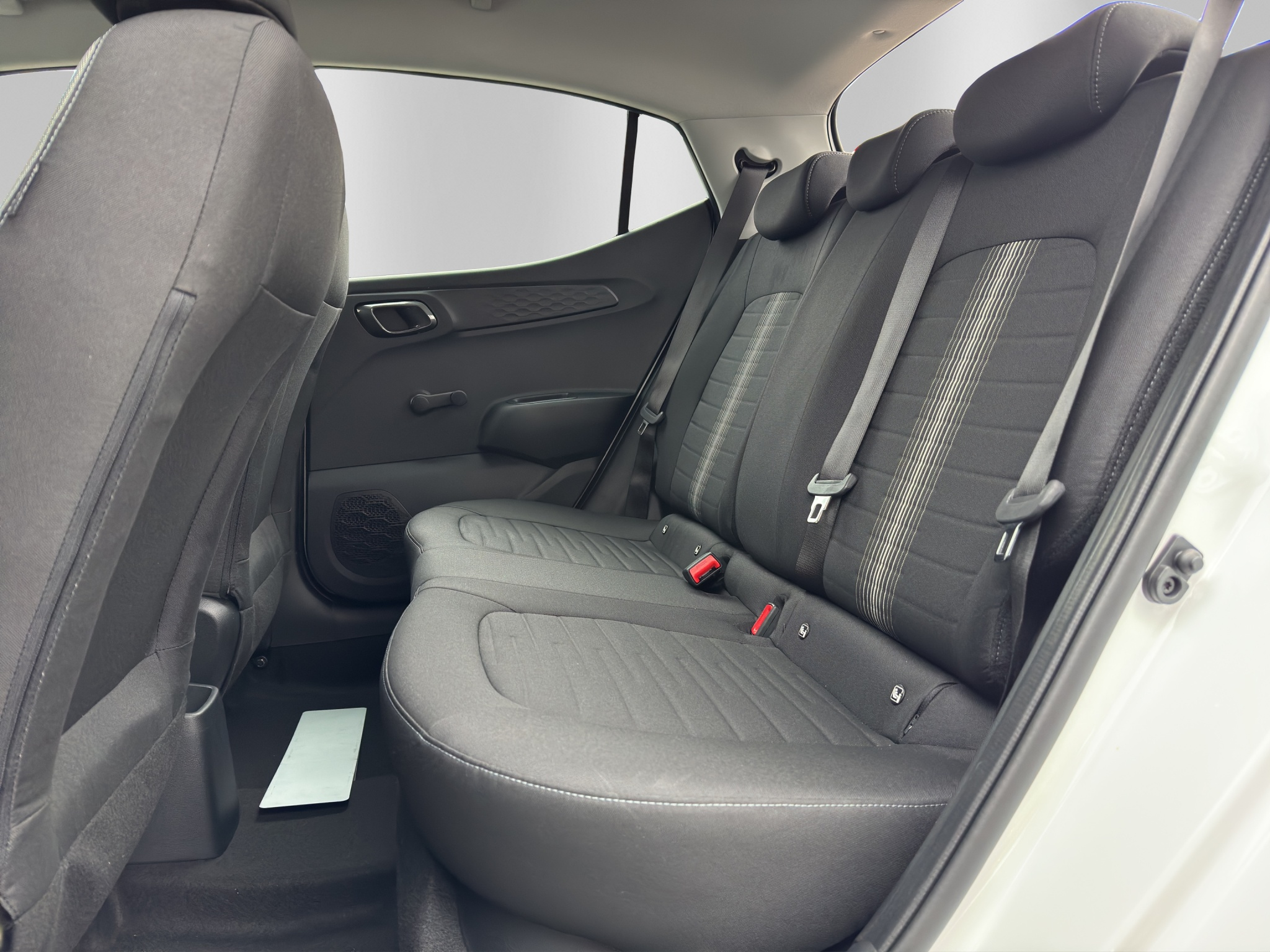 listing desktop thumbnail image 9