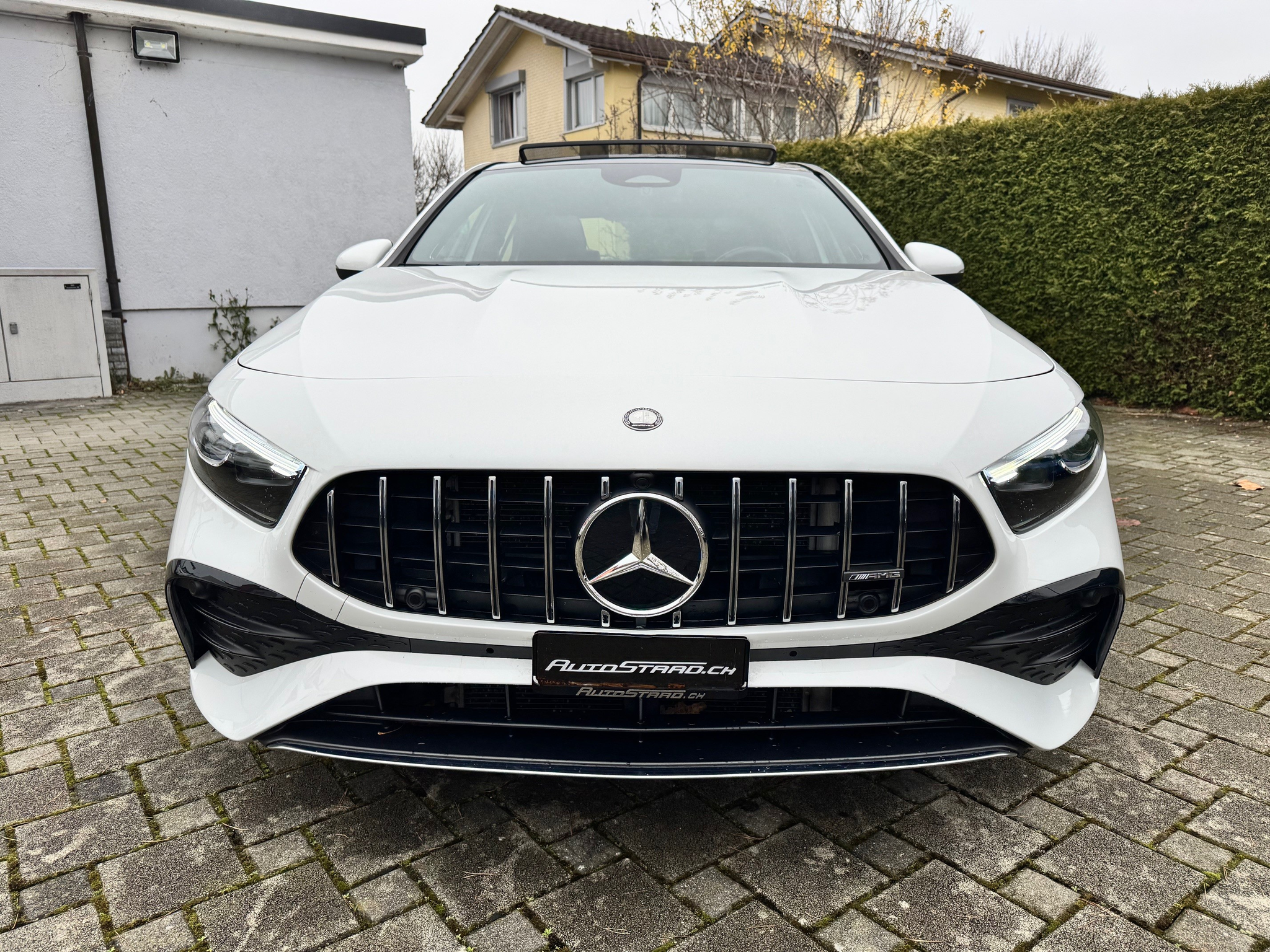 listing desktop thumbnail image 1