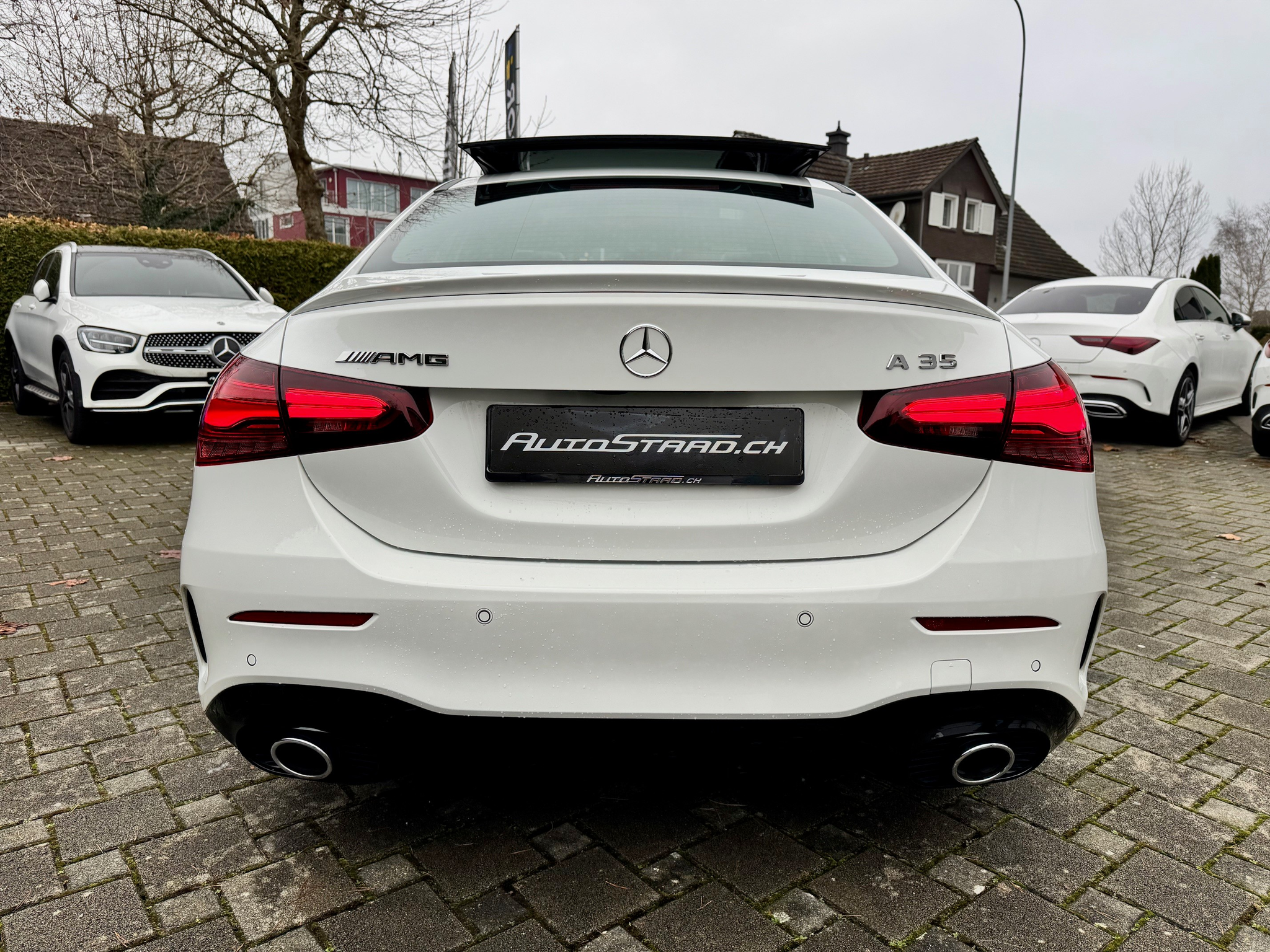 listing desktop thumbnail image 4