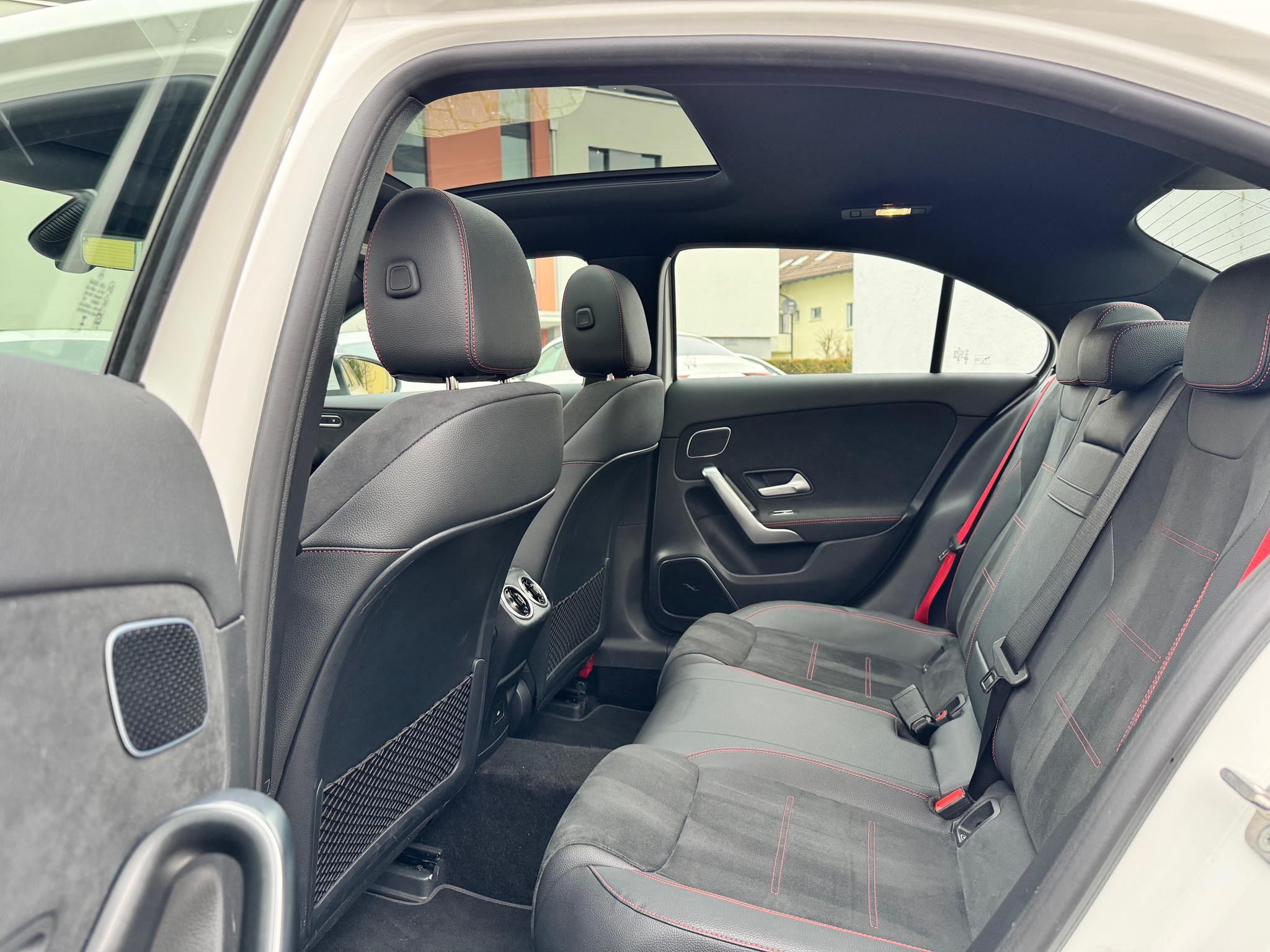 listing desktop thumbnail image 15