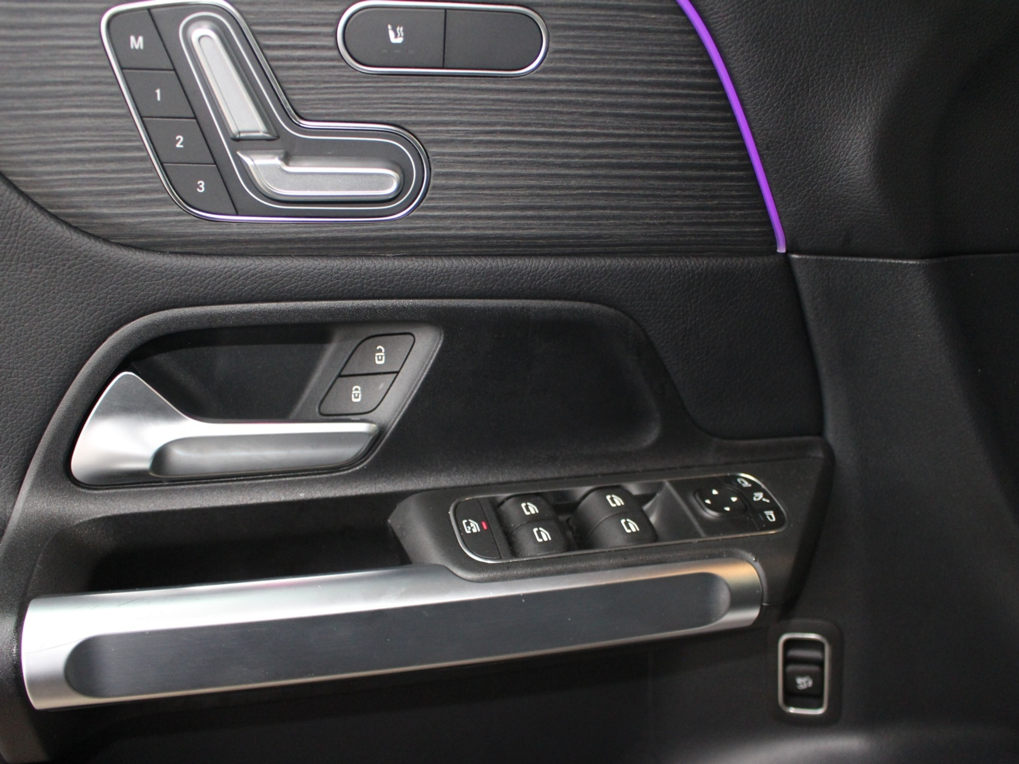 listing desktop thumbnail image 10