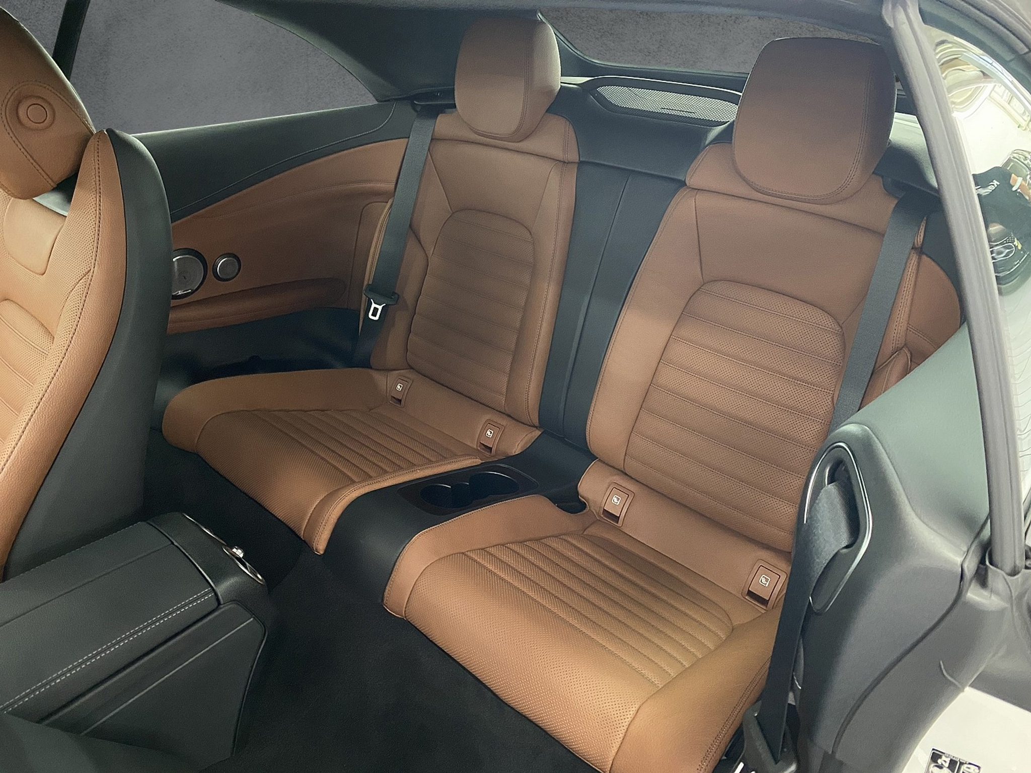 listing desktop thumbnail image 9