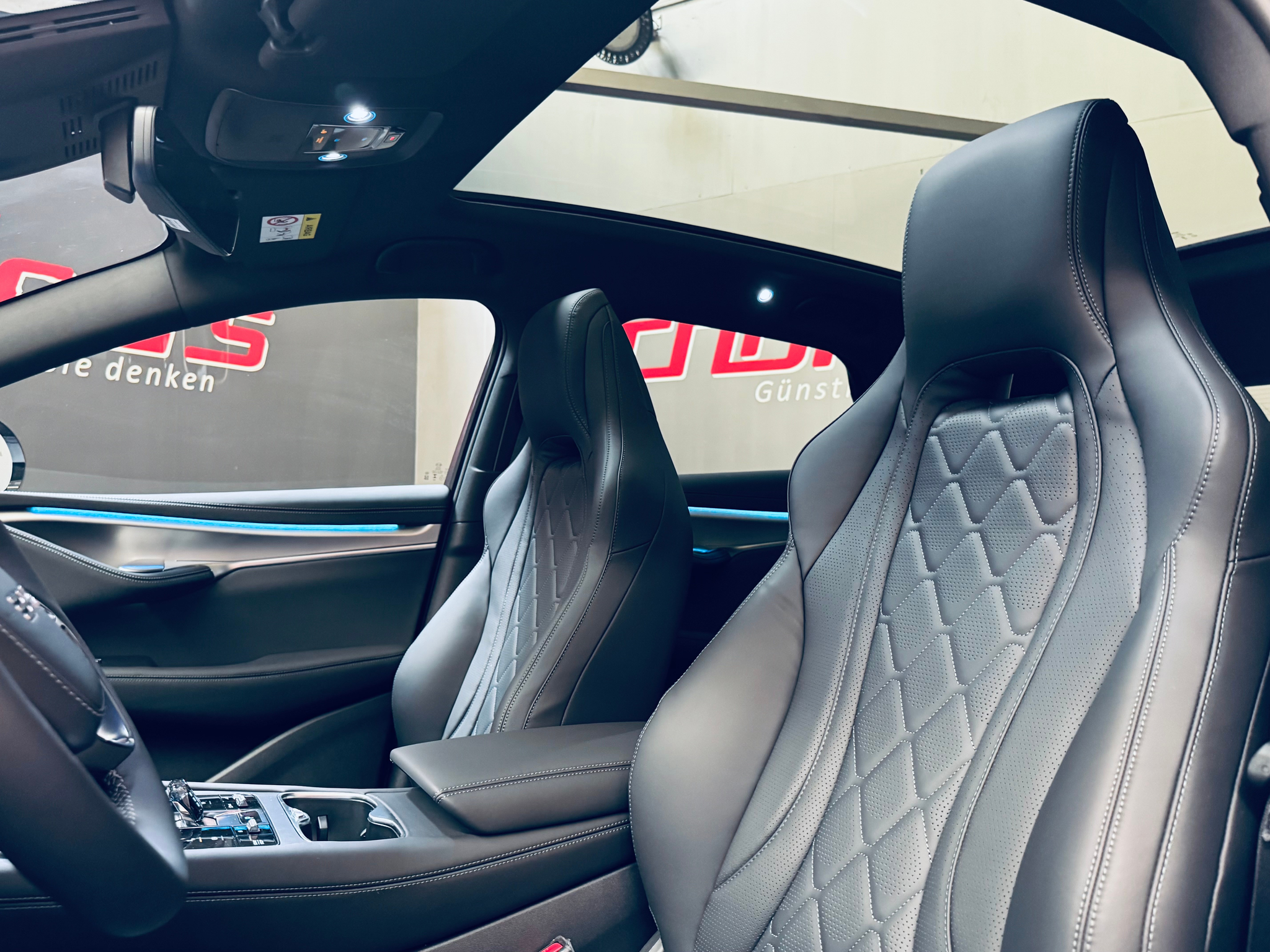 listing desktop thumbnail image 14