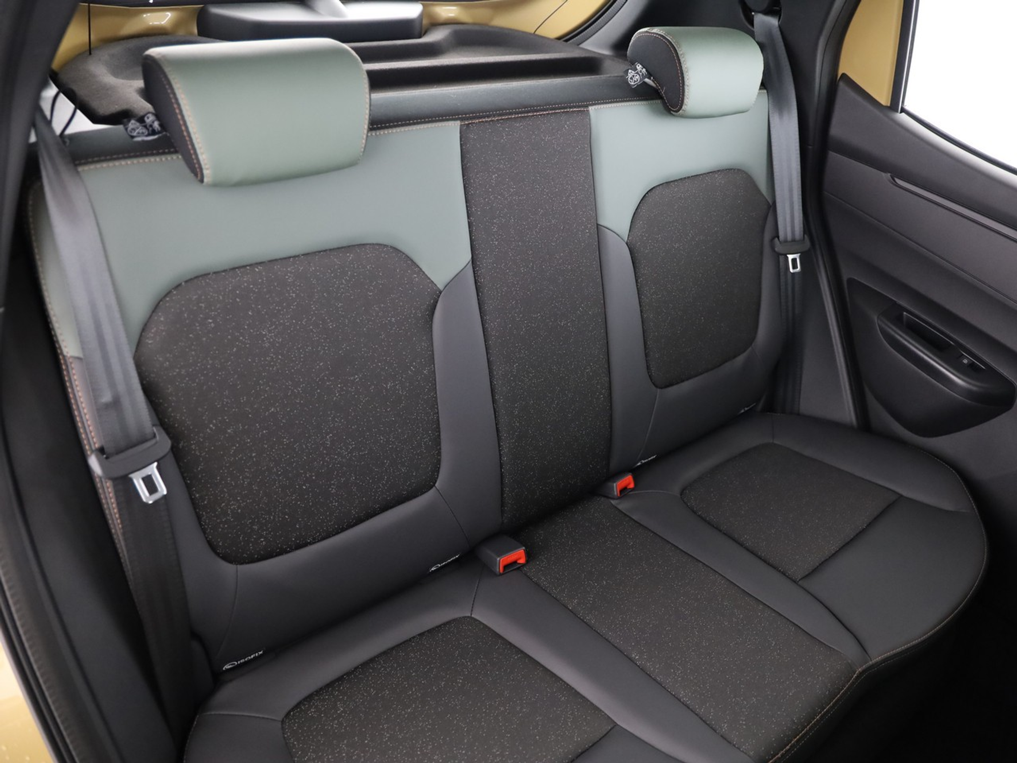 listing desktop thumbnail image 7