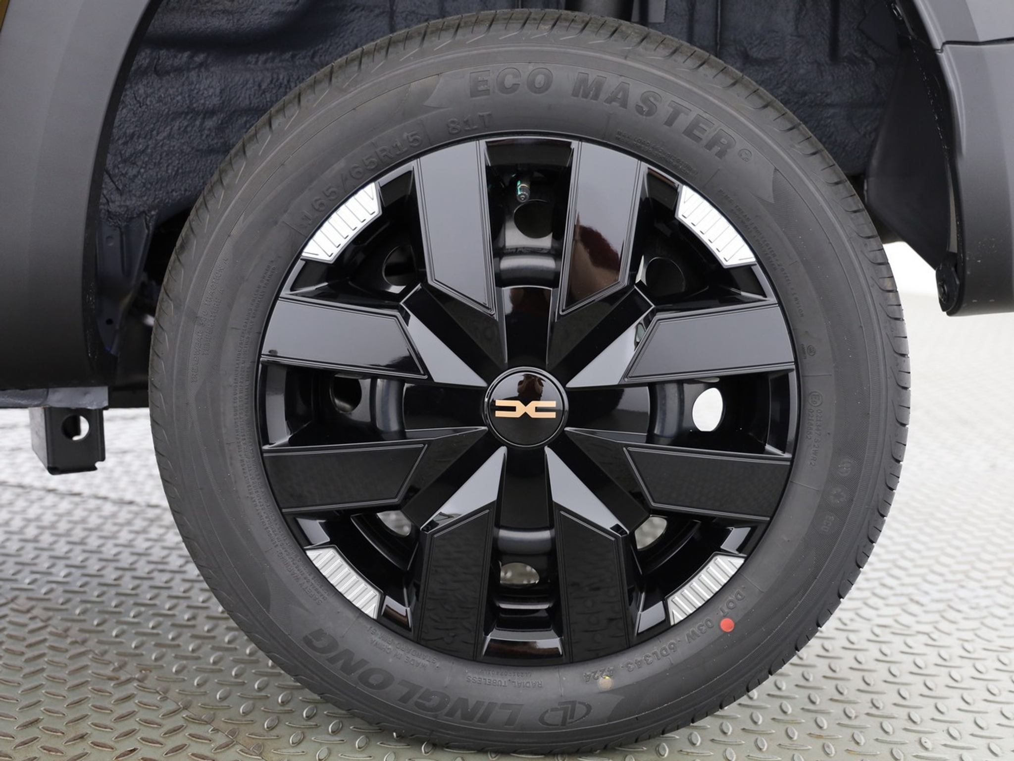 listing desktop thumbnail image 3