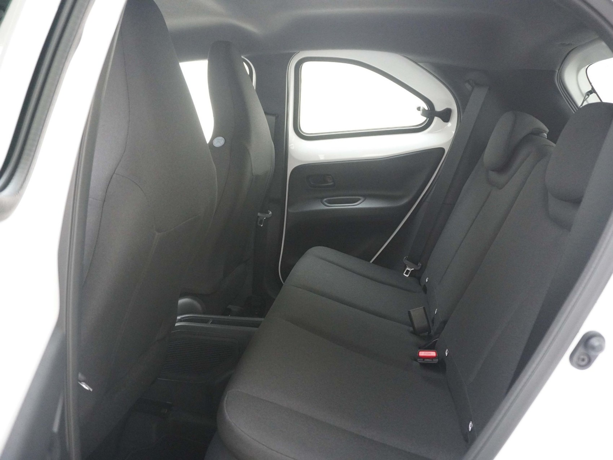 listing desktop thumbnail image 12