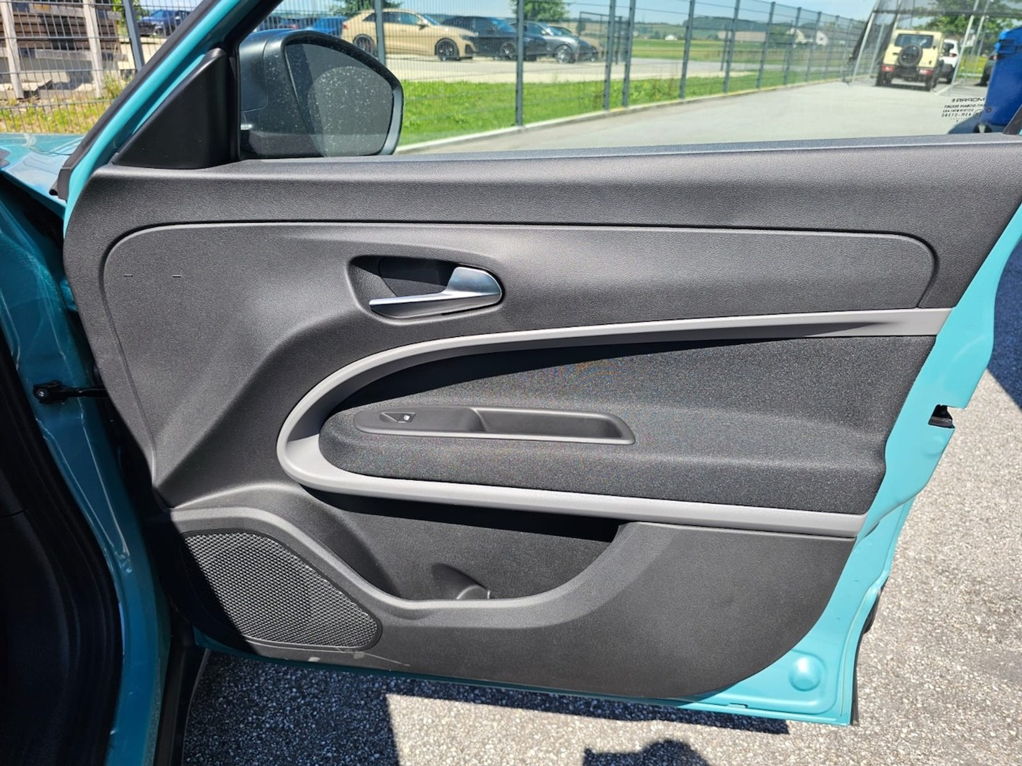 listing desktop thumbnail image 15