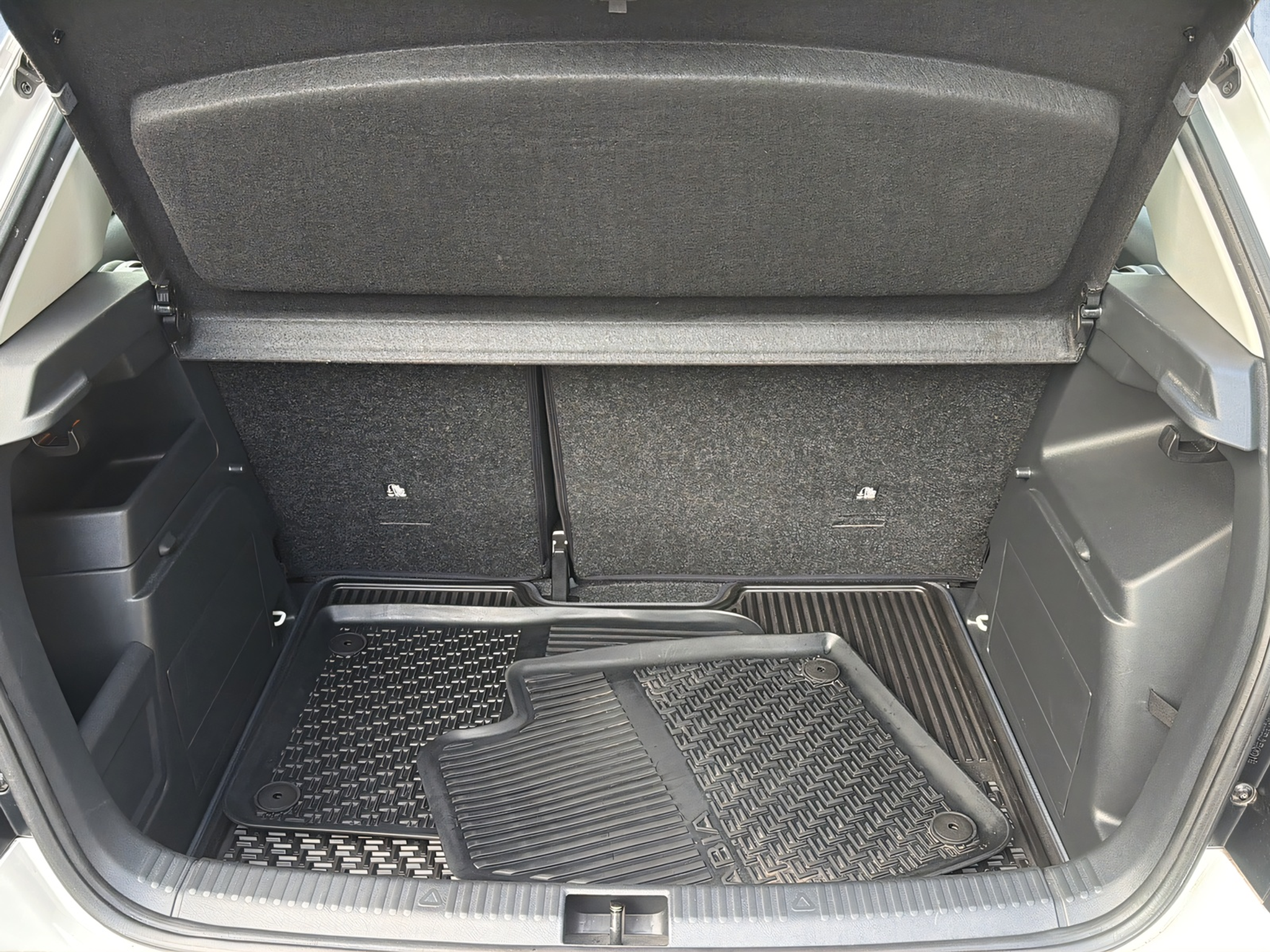 listing desktop thumbnail image 18