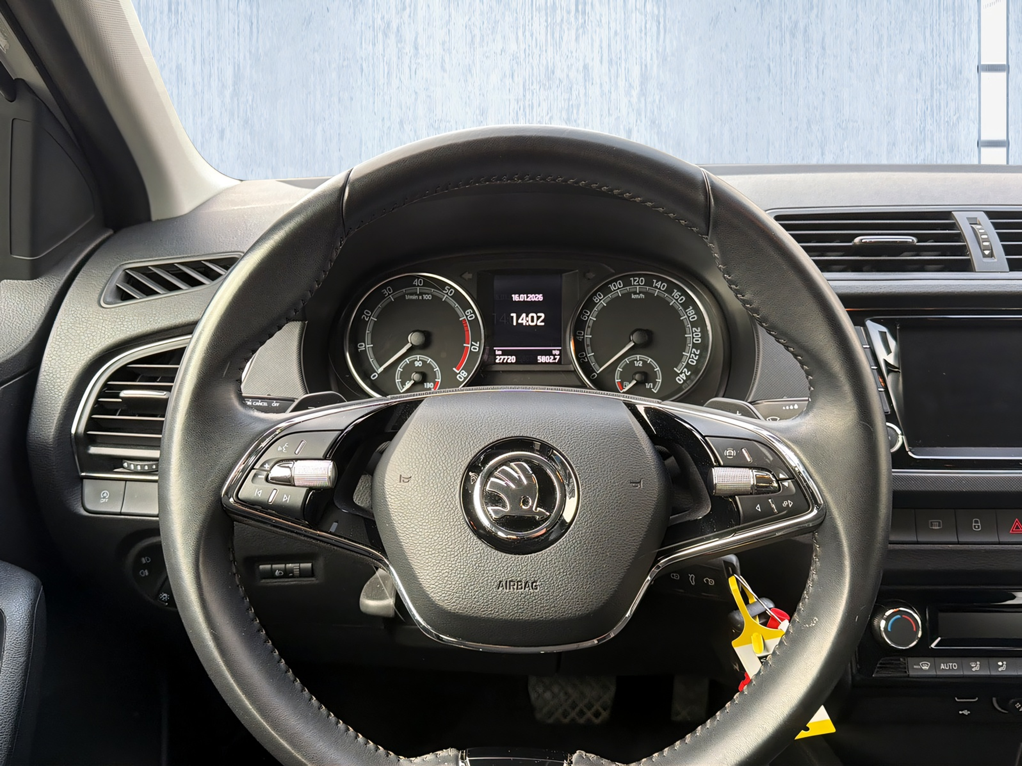 listing desktop thumbnail image 12