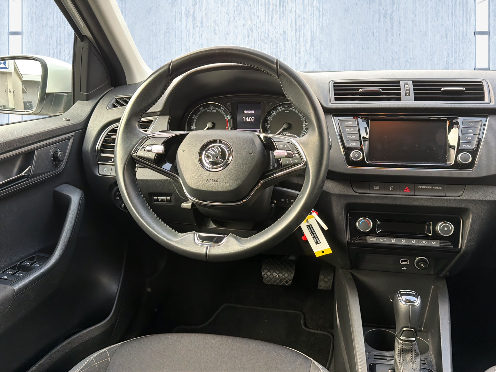 listing desktop thumbnail image 11