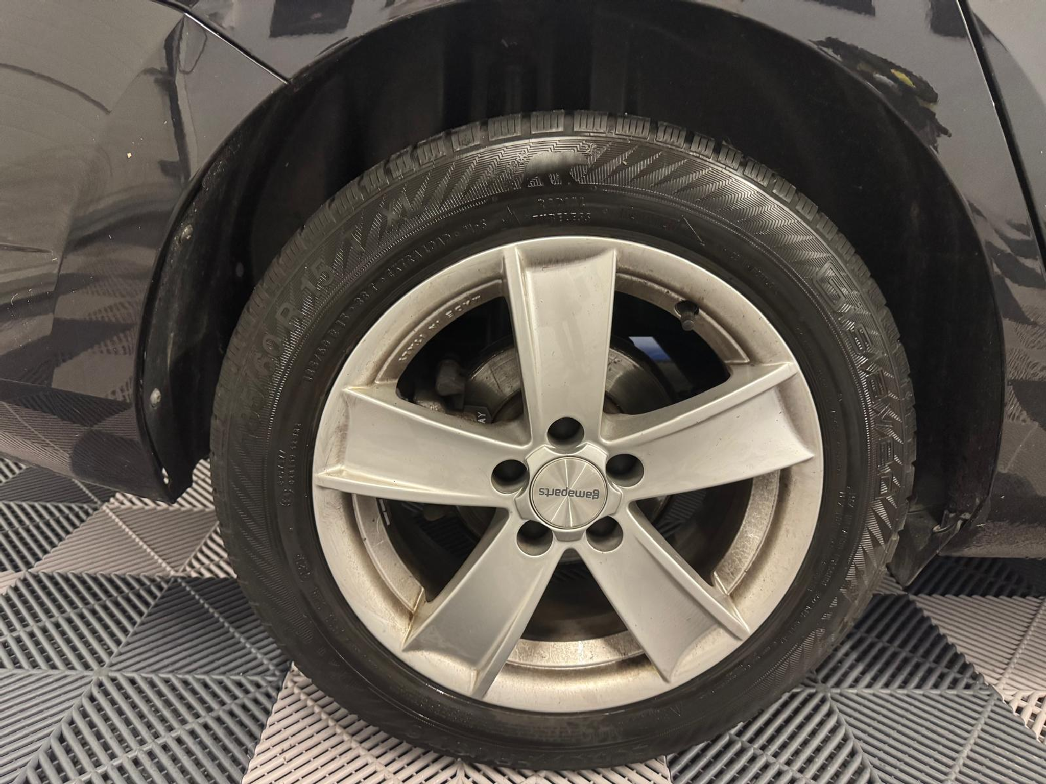 listing desktop thumbnail image 25