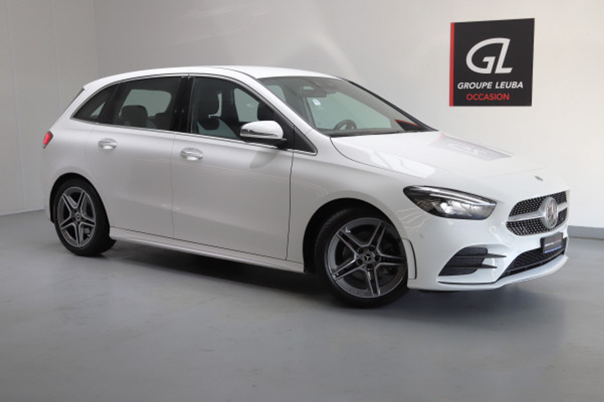 listing desktop thumbnail image 0