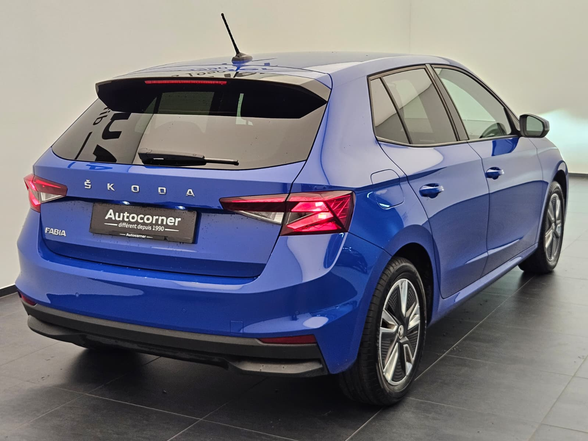 listing desktop thumbnail image 6