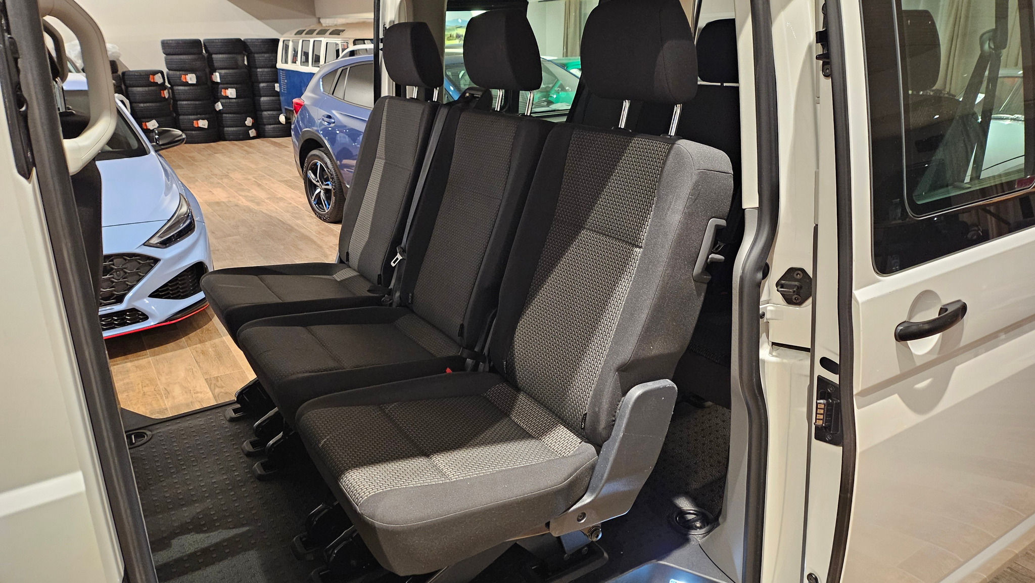 listing desktop thumbnail image 18