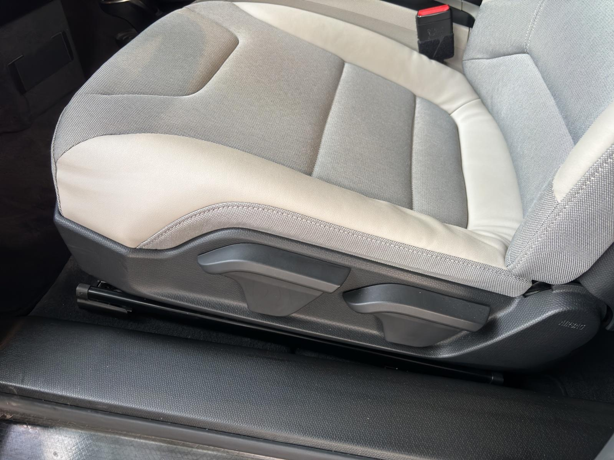 listing desktop thumbnail image 18