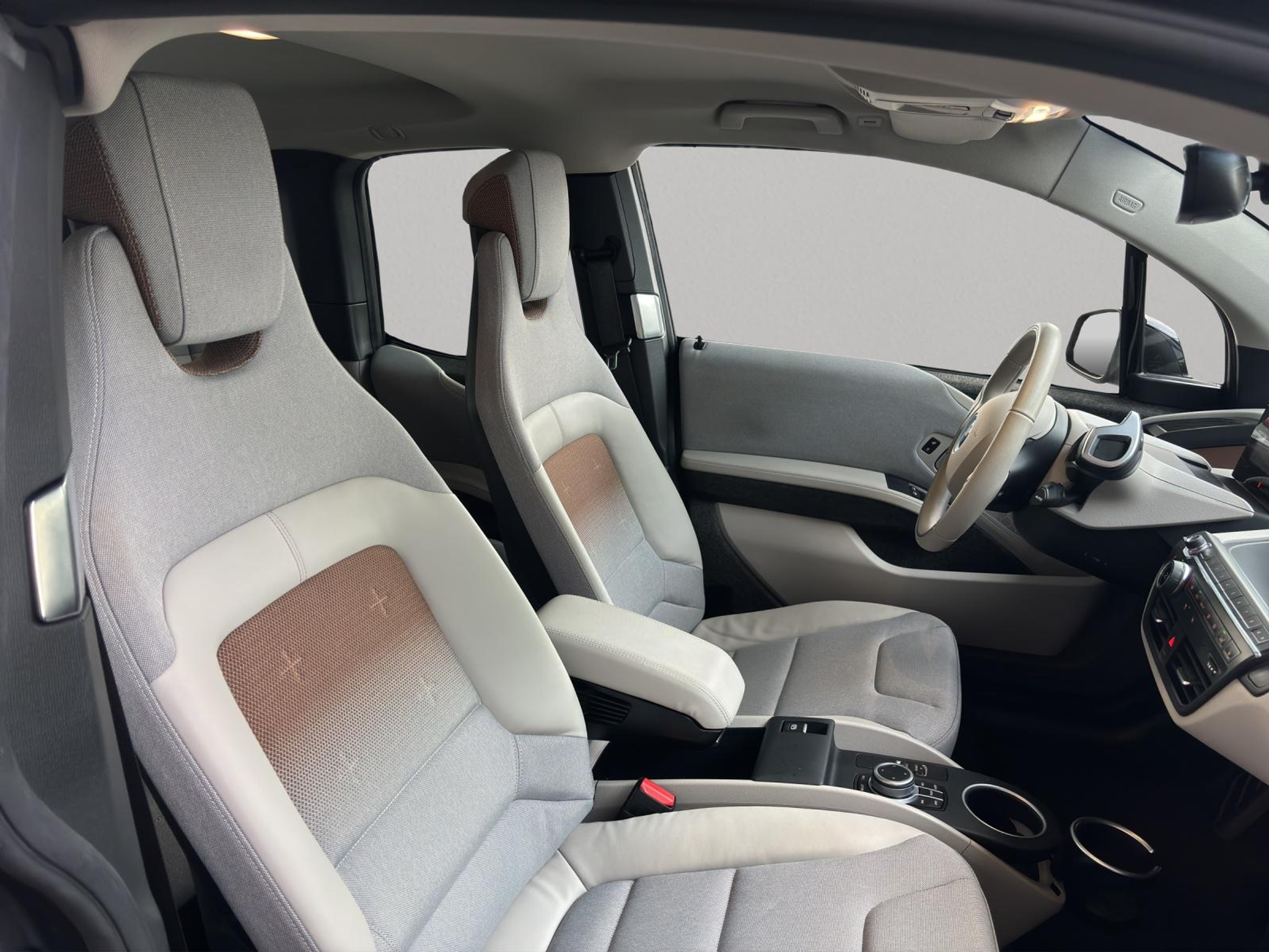 listing desktop thumbnail image 11