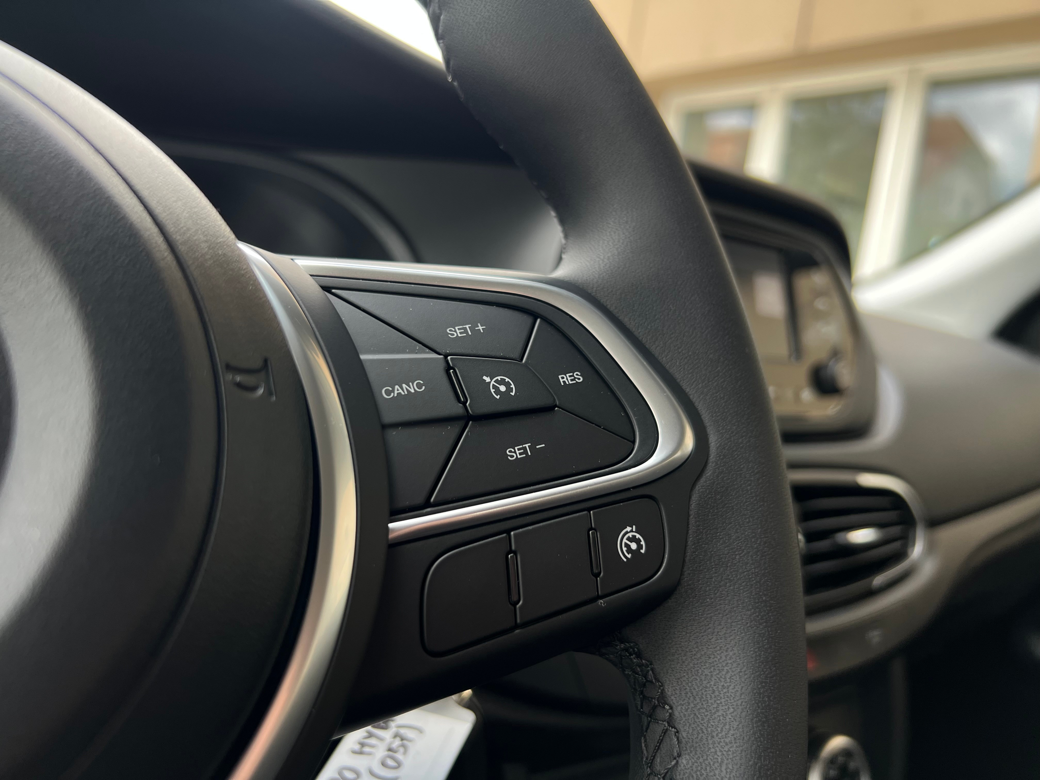 listing desktop thumbnail image 18