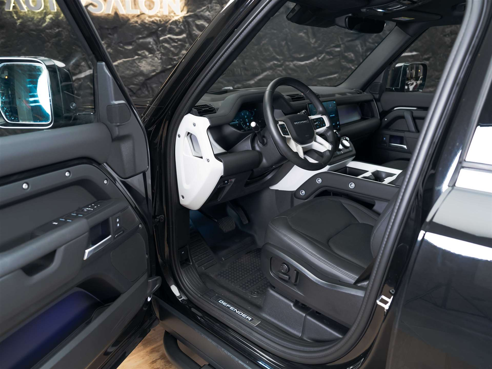 listing desktop thumbnail image 4