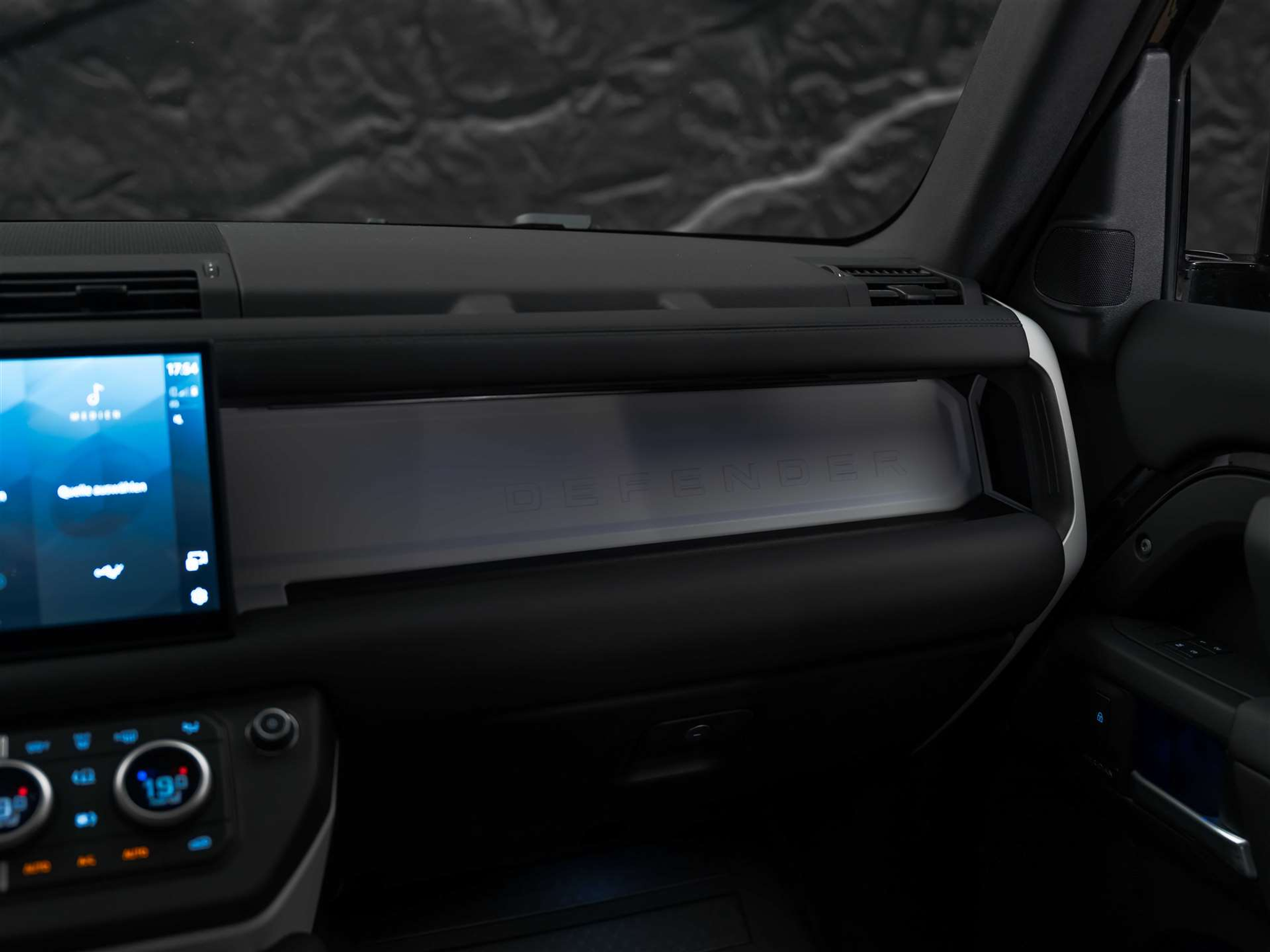 listing desktop thumbnail image 19