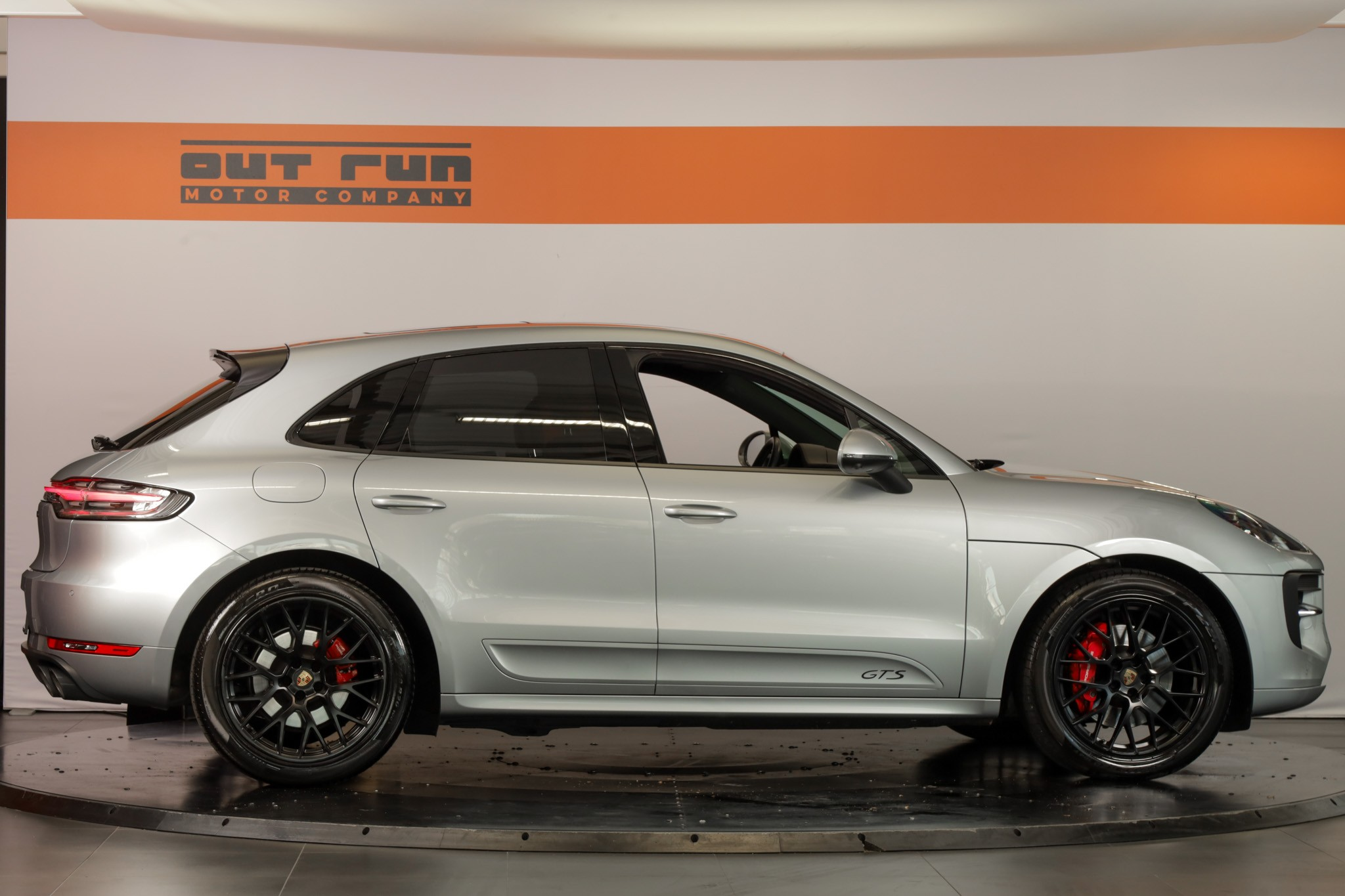 listing desktop thumbnail image 3