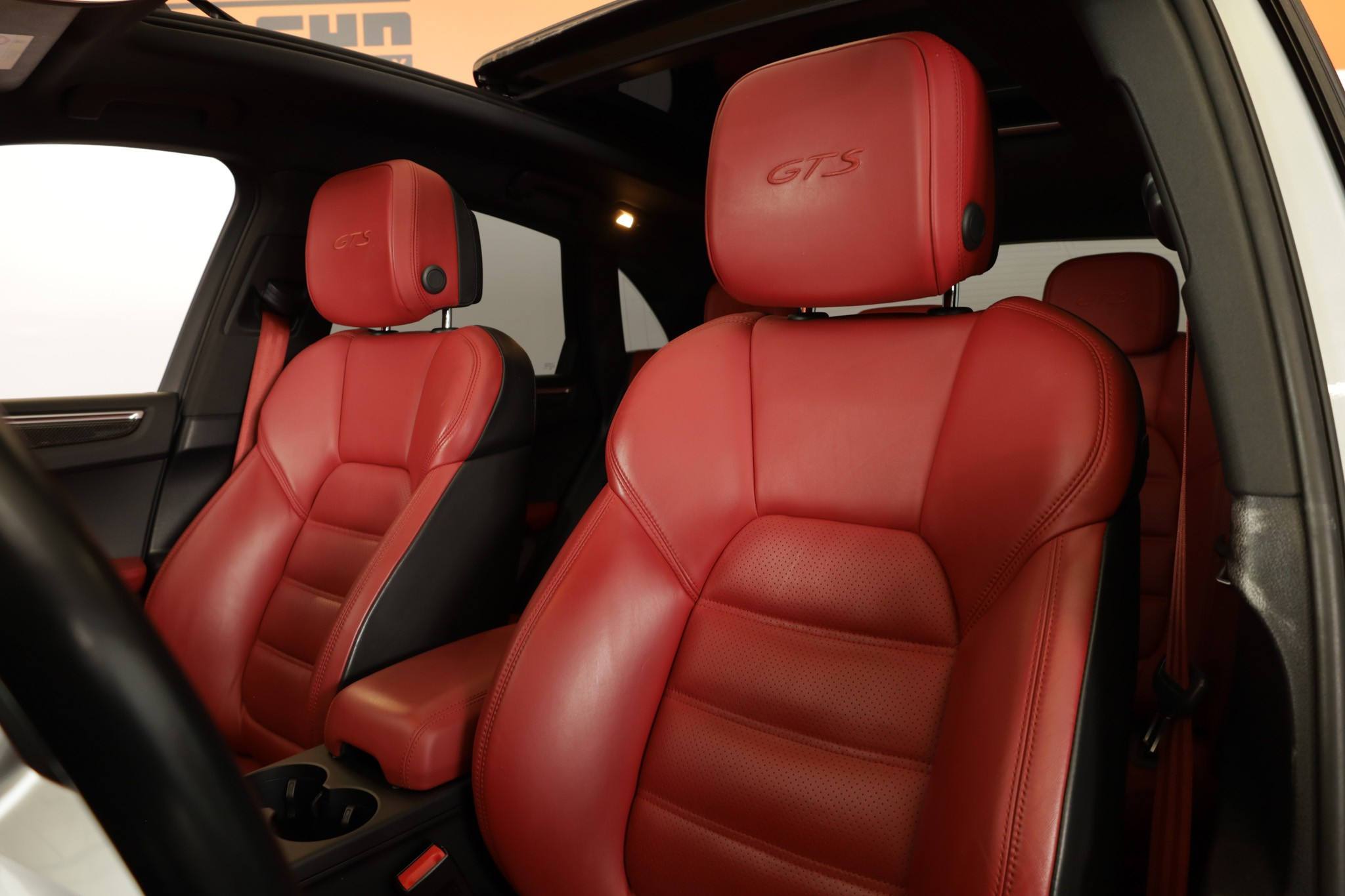 listing desktop thumbnail image 15