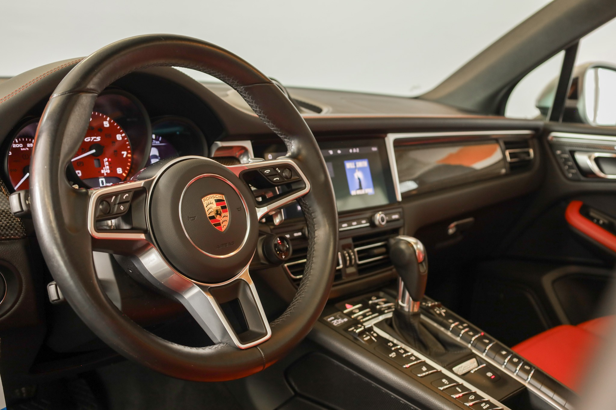 listing desktop thumbnail image 18