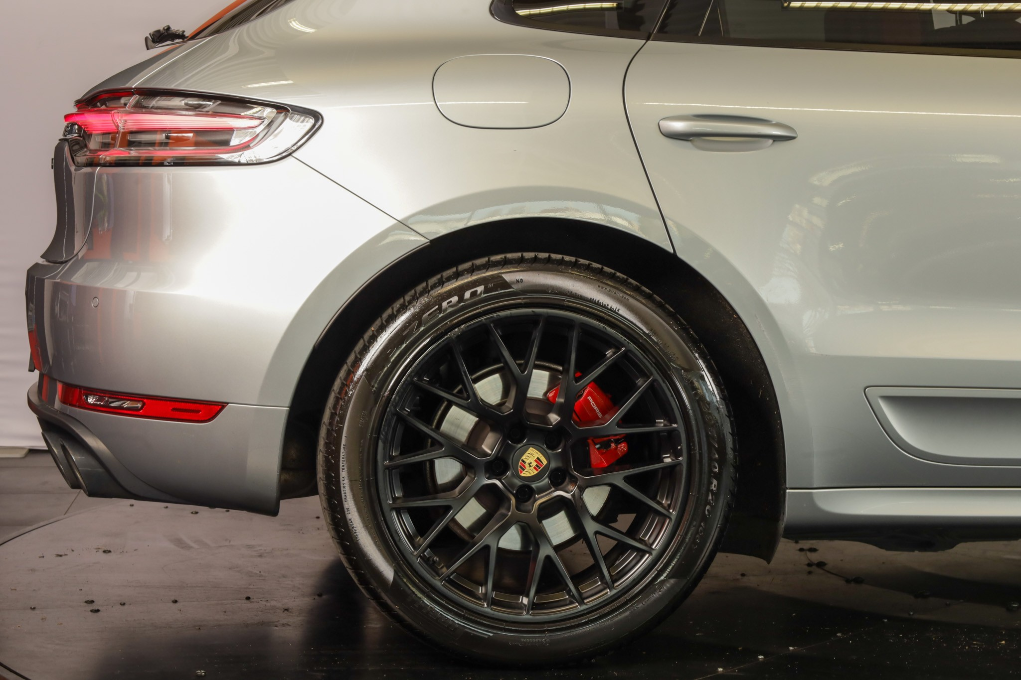 listing desktop thumbnail image 10