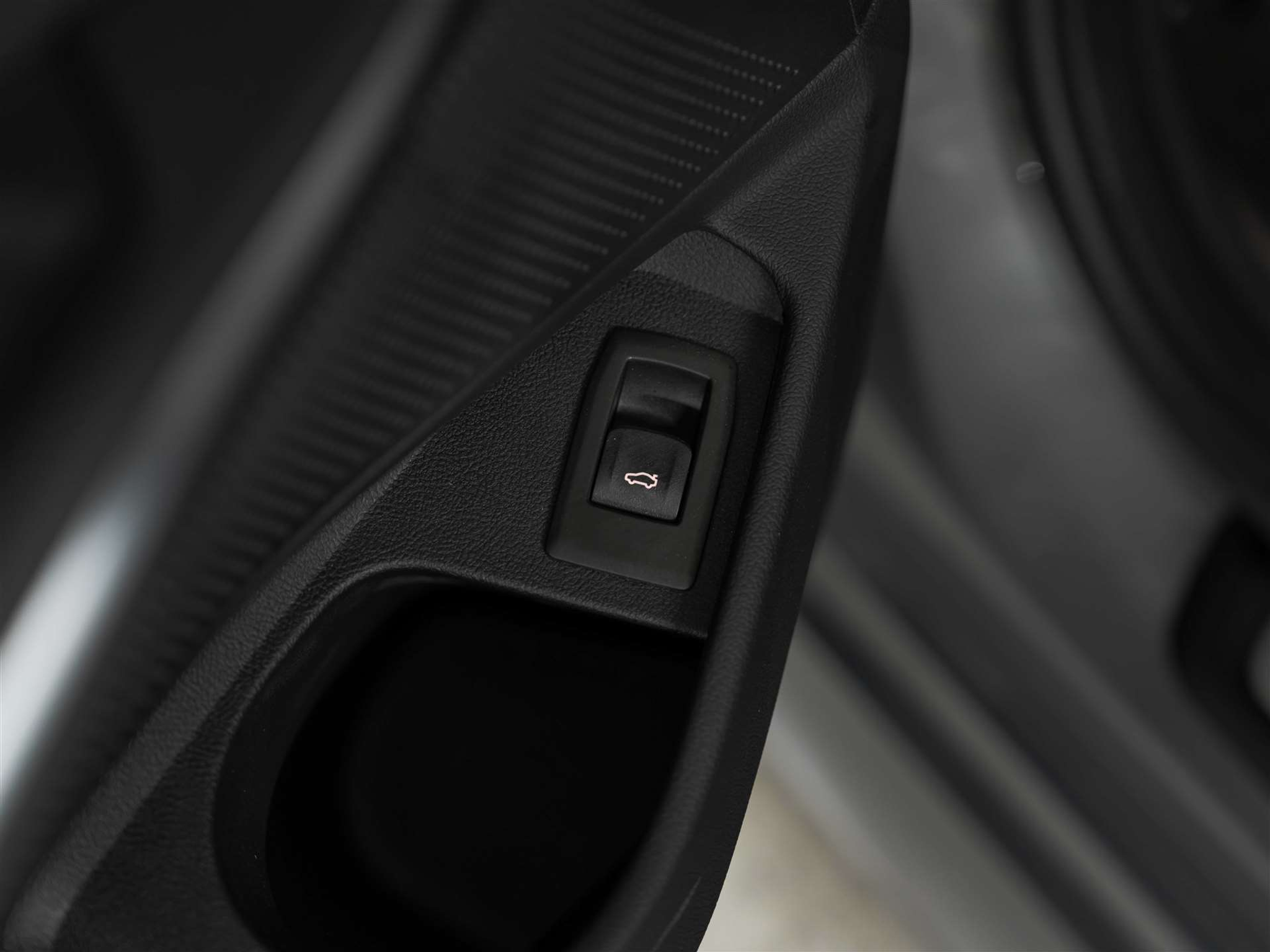 listing desktop thumbnail image 23