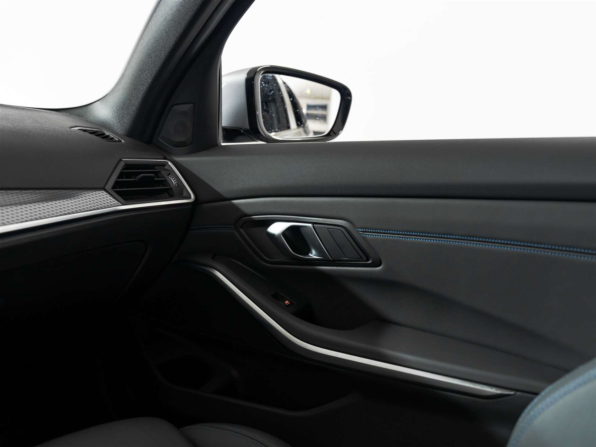 listing desktop thumbnail image 28