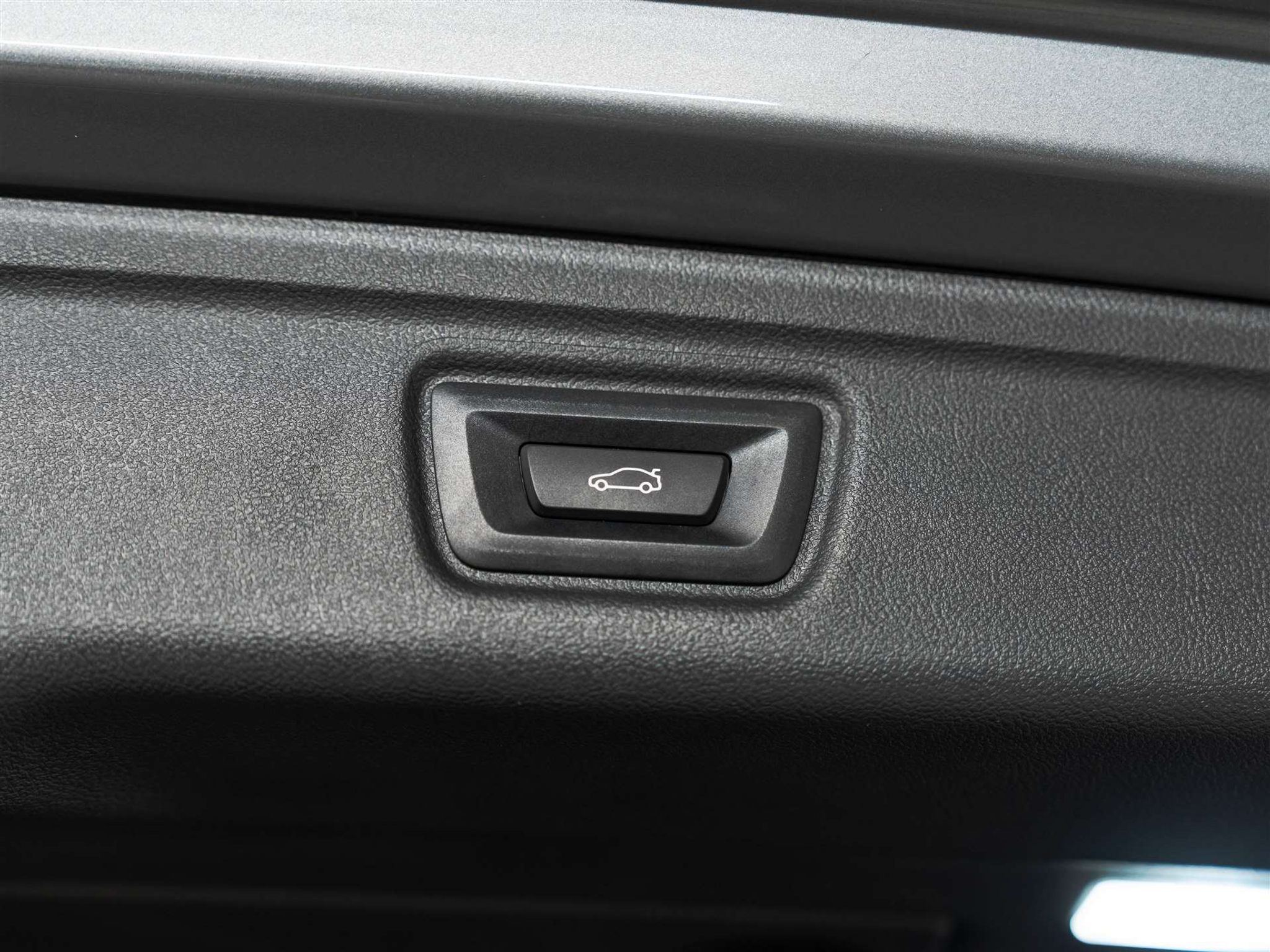 listing desktop thumbnail image 46