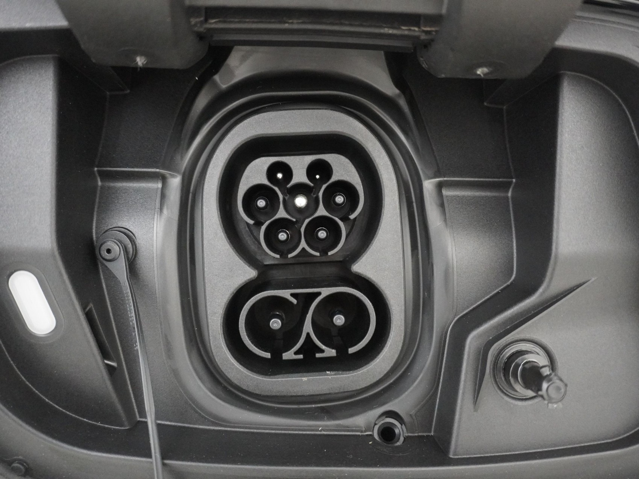 listing desktop thumbnail image 18