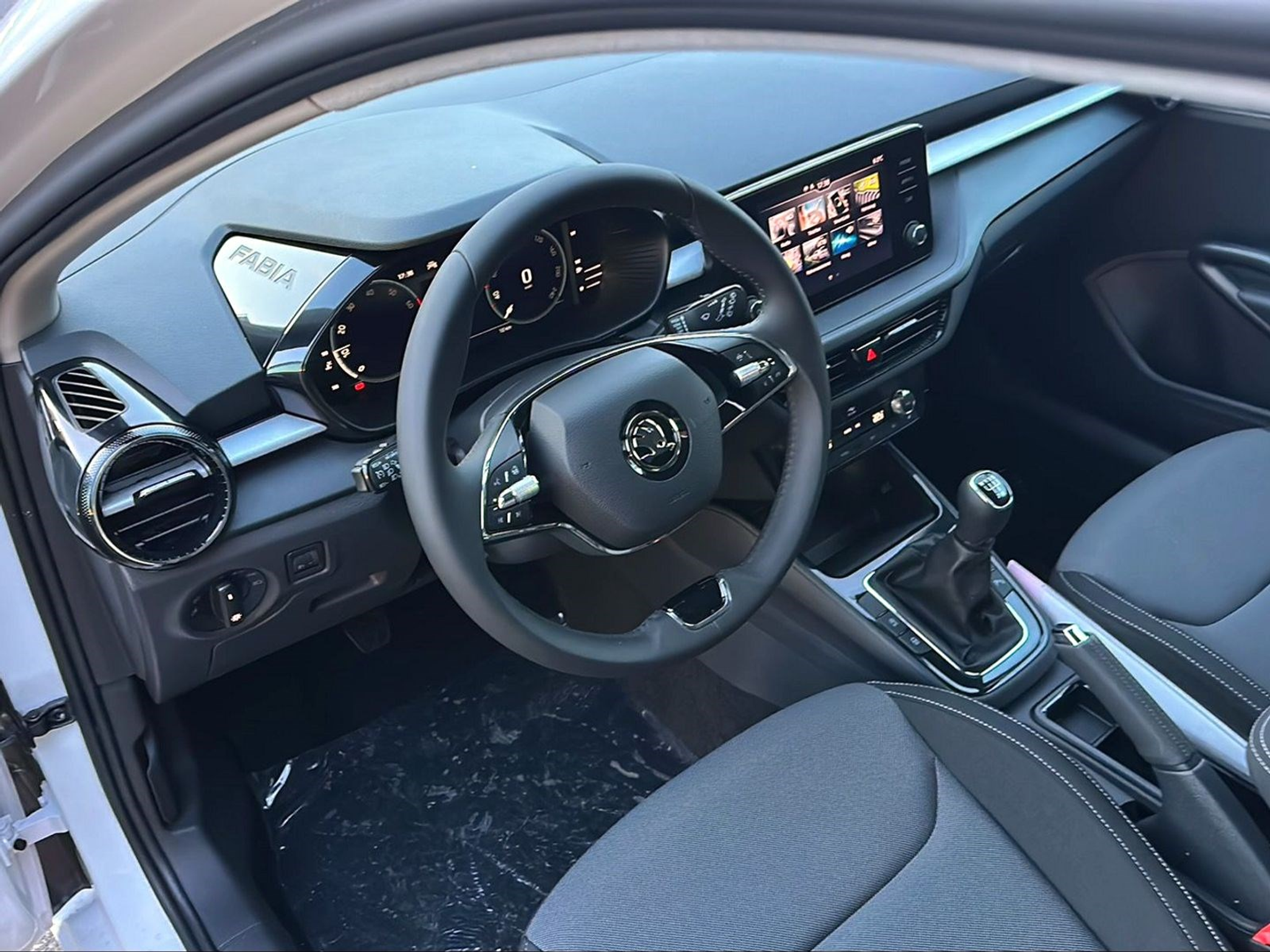 listing desktop thumbnail image 9